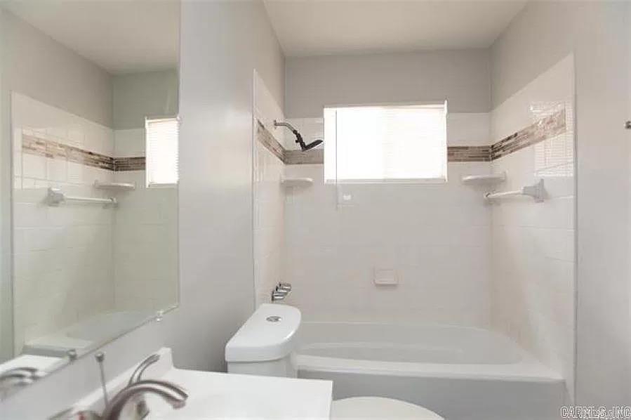 8915 Merrivale Dr Drive Property Photo 5