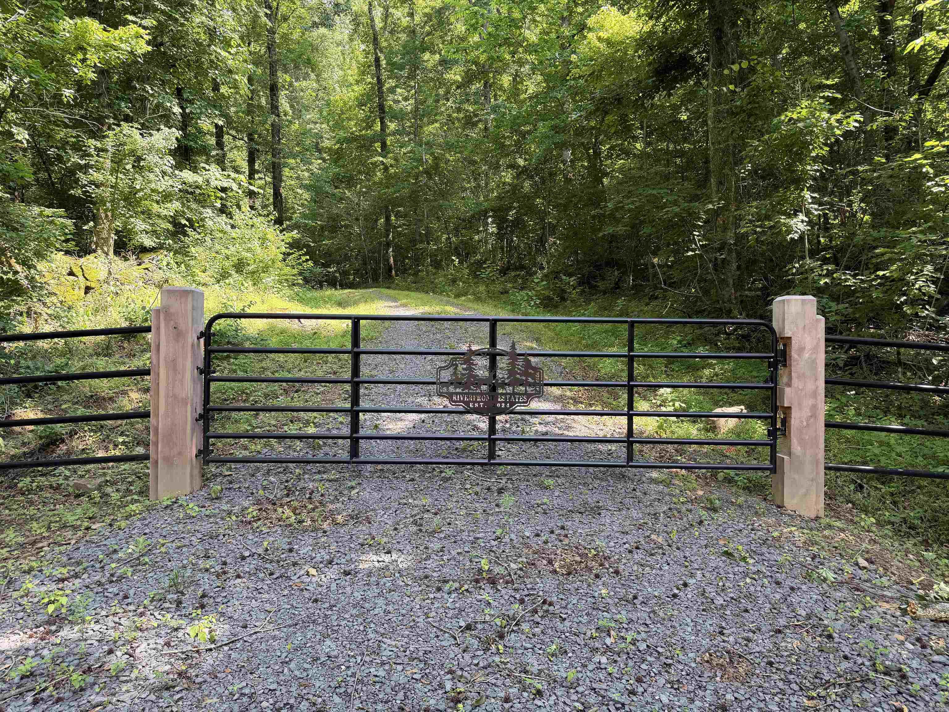 000 River Road Property Photo 8