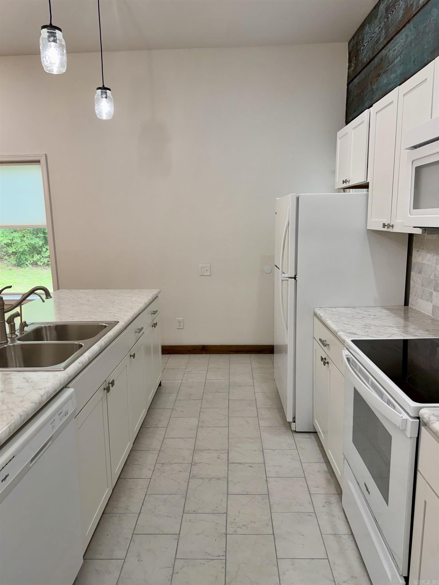 405 N Broadway Property Photo 13