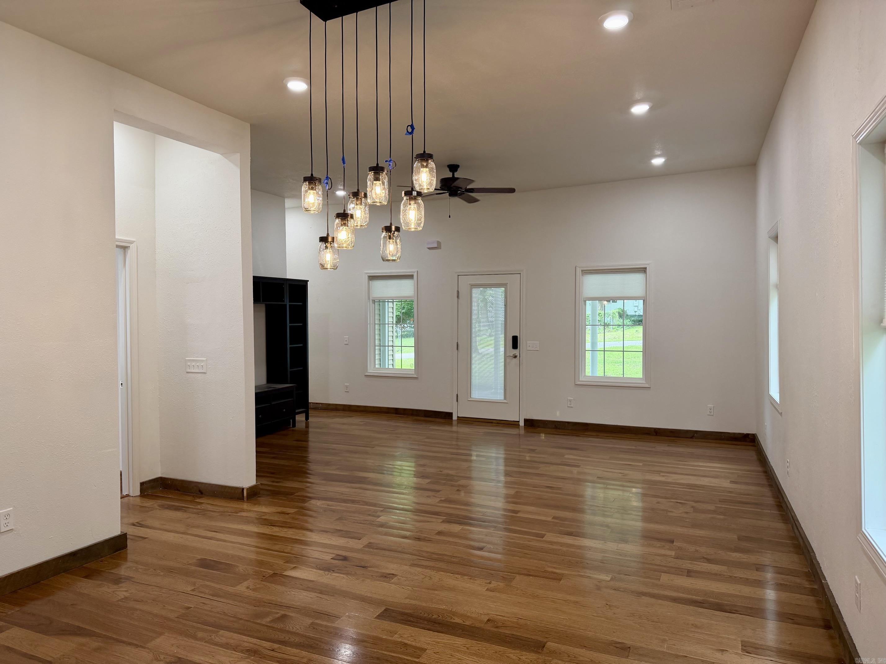 405 N Broadway Property Photo 16
