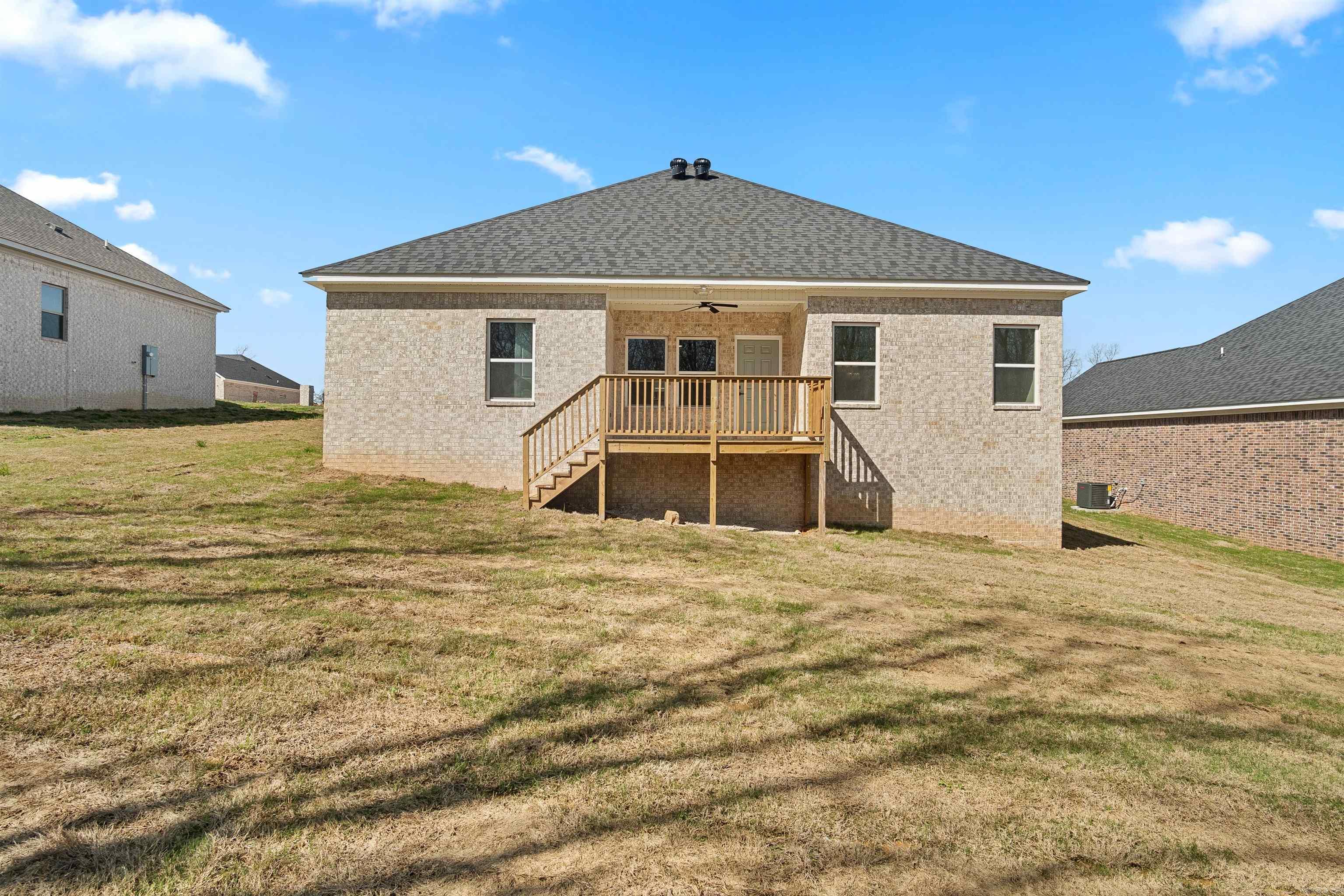 516 Madeleine Circle Property Photo 4