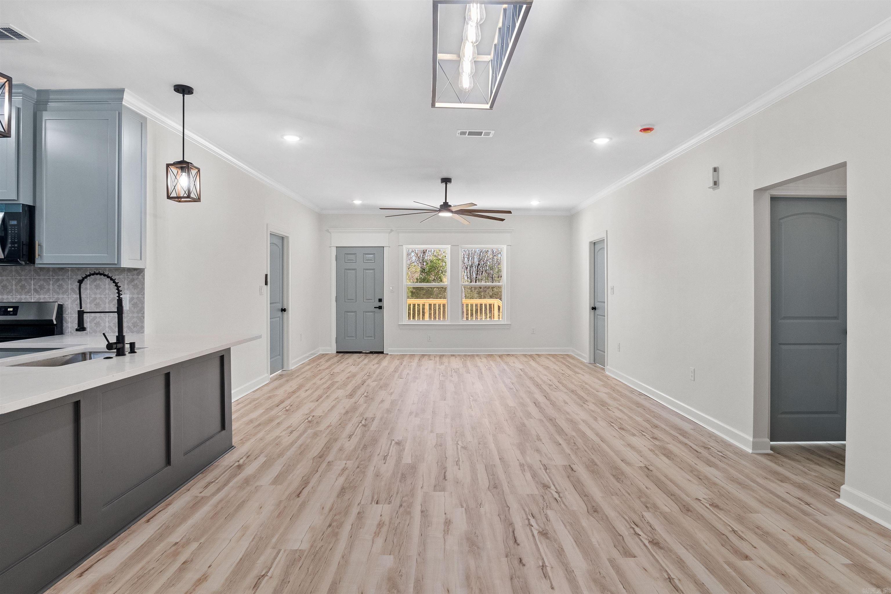516 Madeleine Circle Property Photo 6