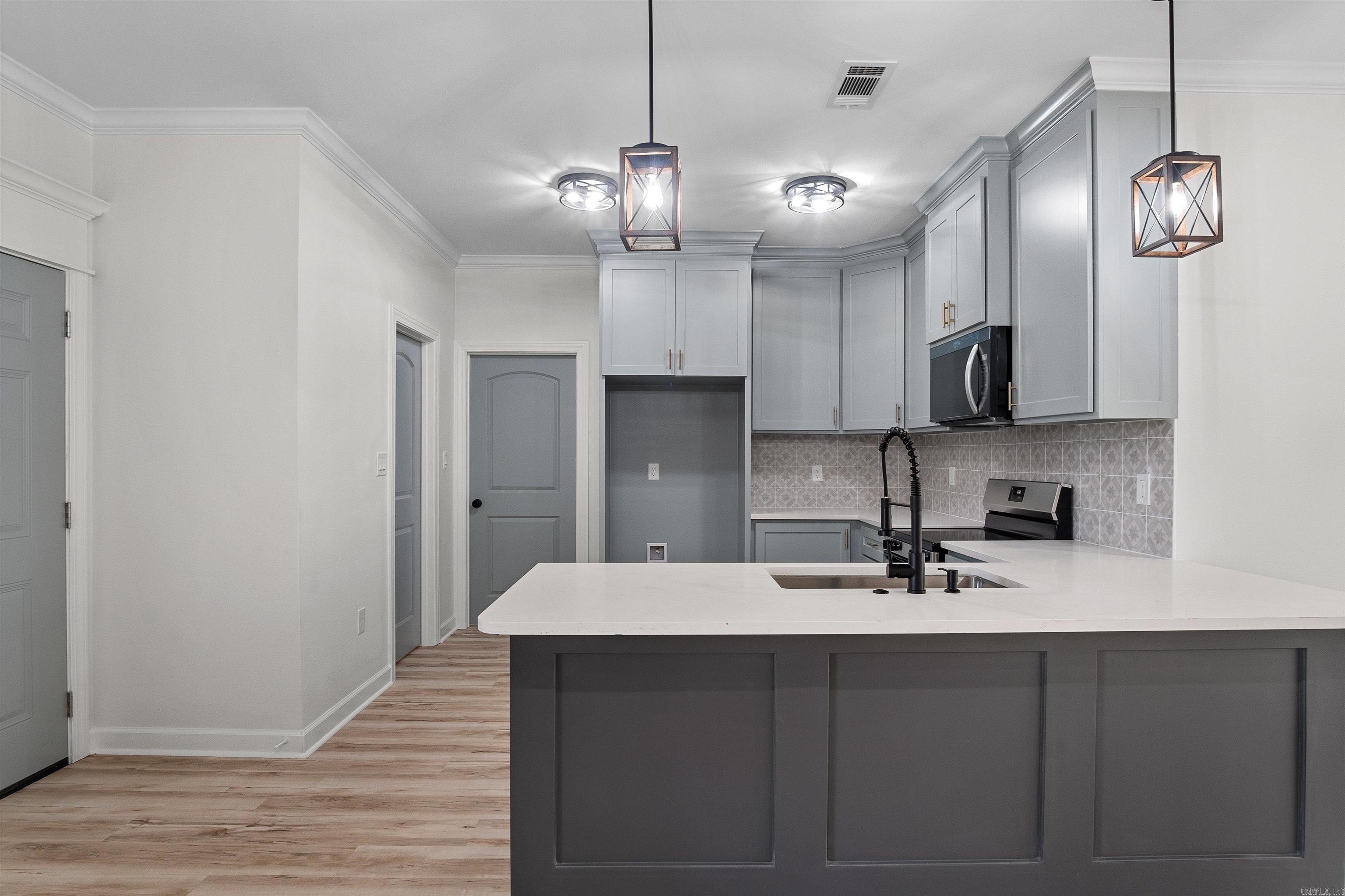 516 Madeleine Circle Property Photo 12