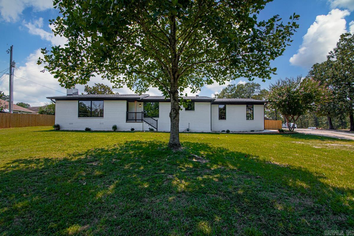 616 E Woodruff Avenue Property Photo 1