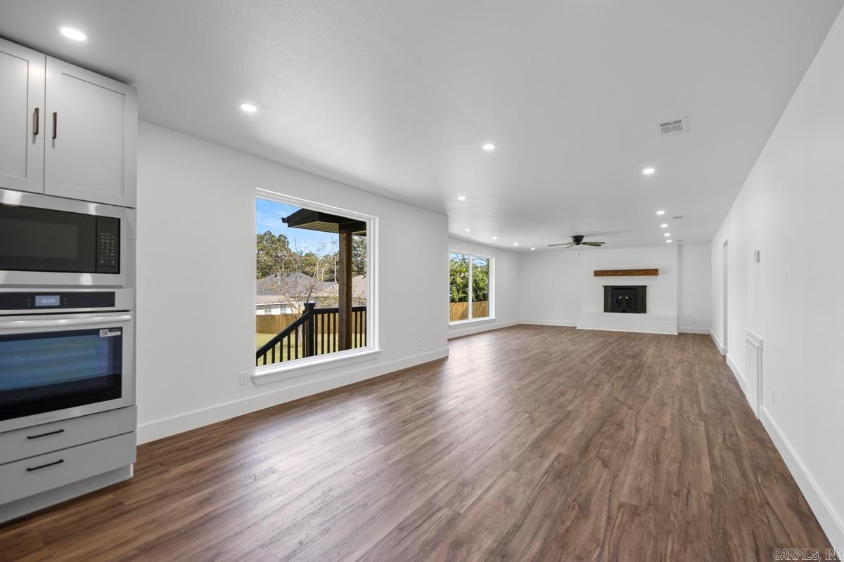 616 E Woodruff Avenue Property Photo 10