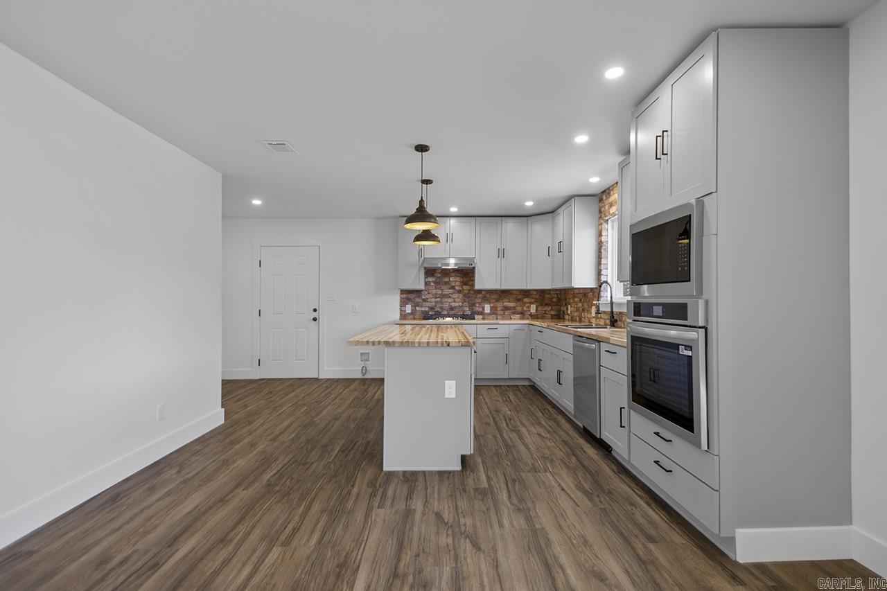 616 E Woodruff Avenue Property Photo 11