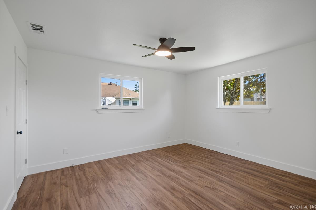 616 E Woodruff Avenue Property Photo 18