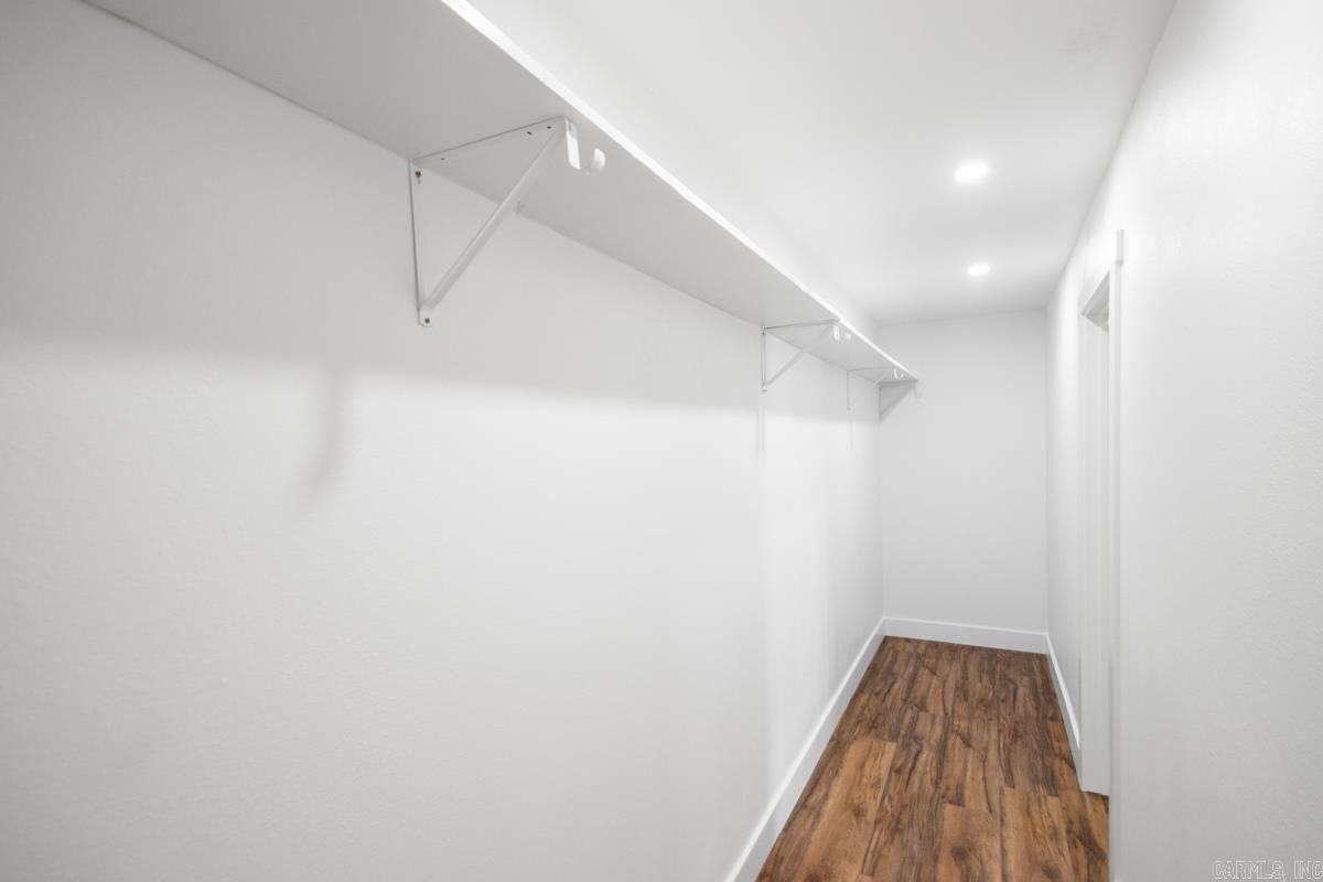 616 E Woodruff Avenue Property Photo 24