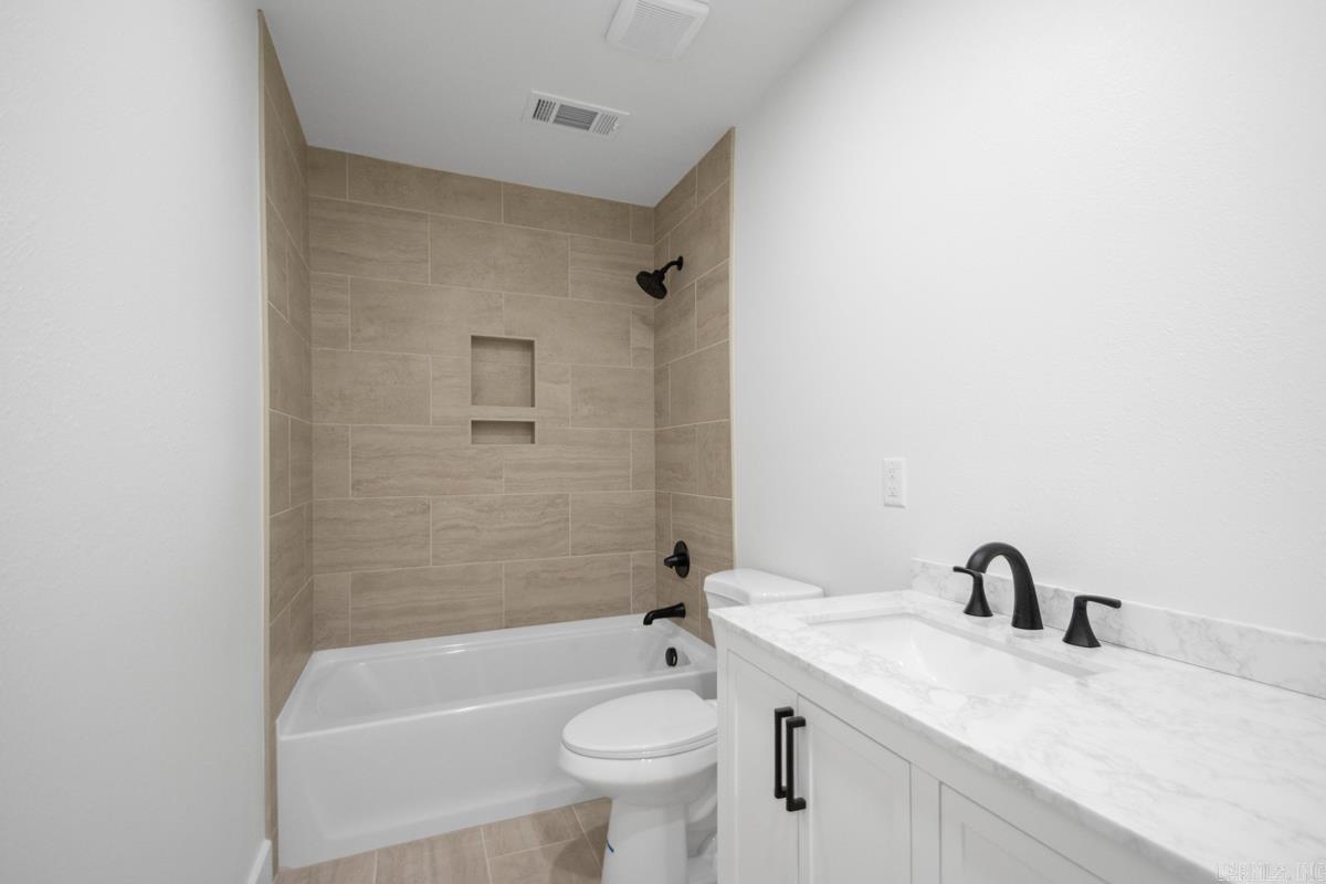 616 E Woodruff Avenue Property Photo 25
