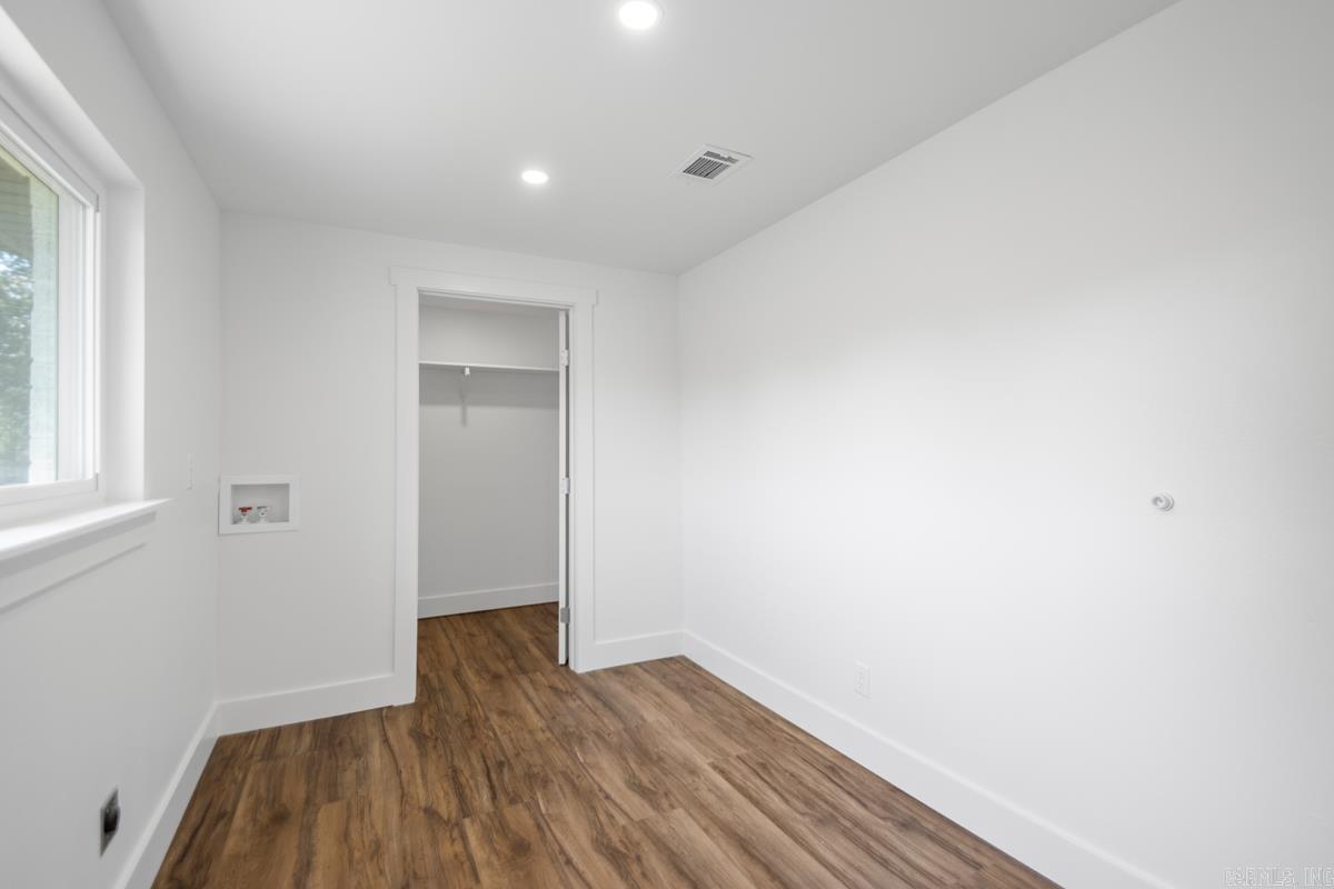 616 E Woodruff Avenue Property Photo 28
