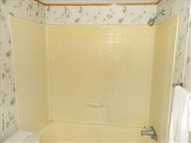 4216 E 38th Street Property Photo 5