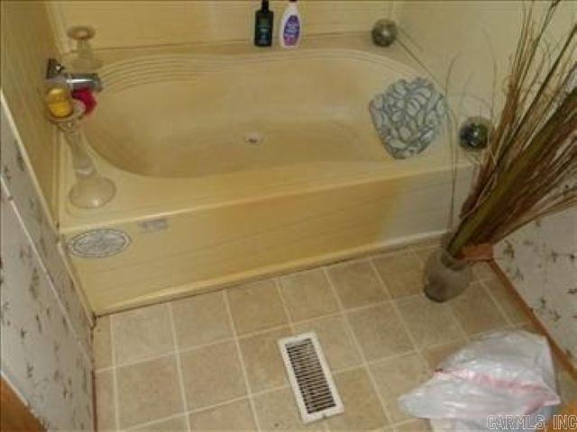 4216 E 38th Street Property Photo 25