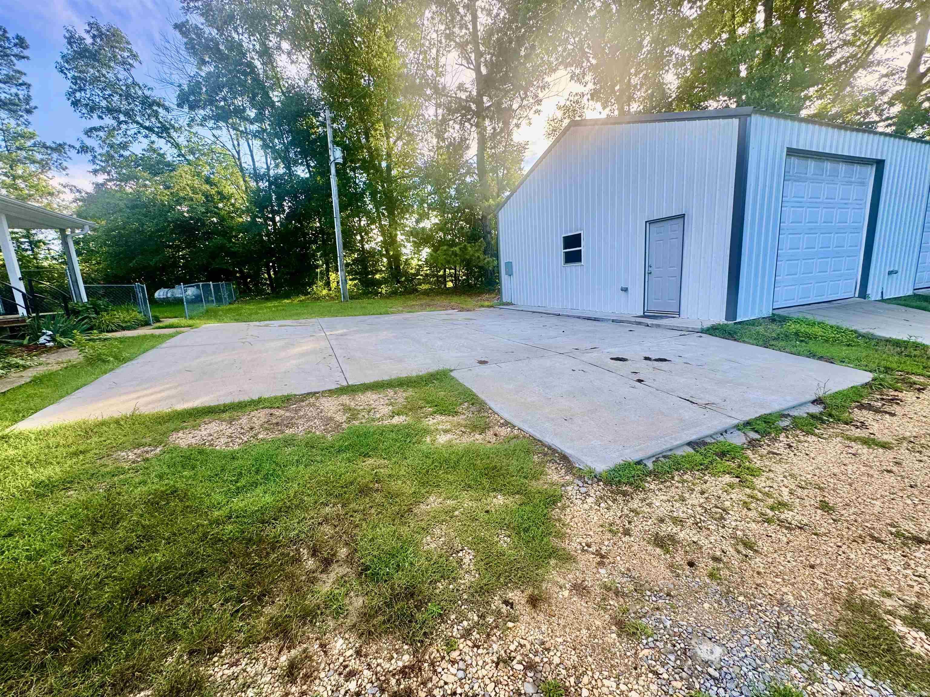 2825 Hwy 35n Property Photo 2