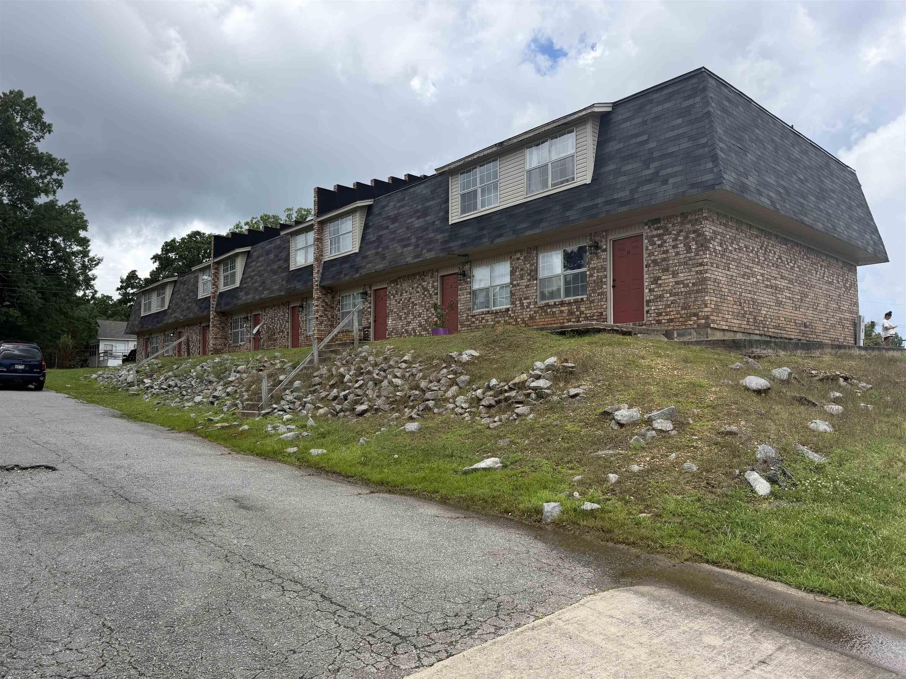 201 White Hall Property Photo 2
