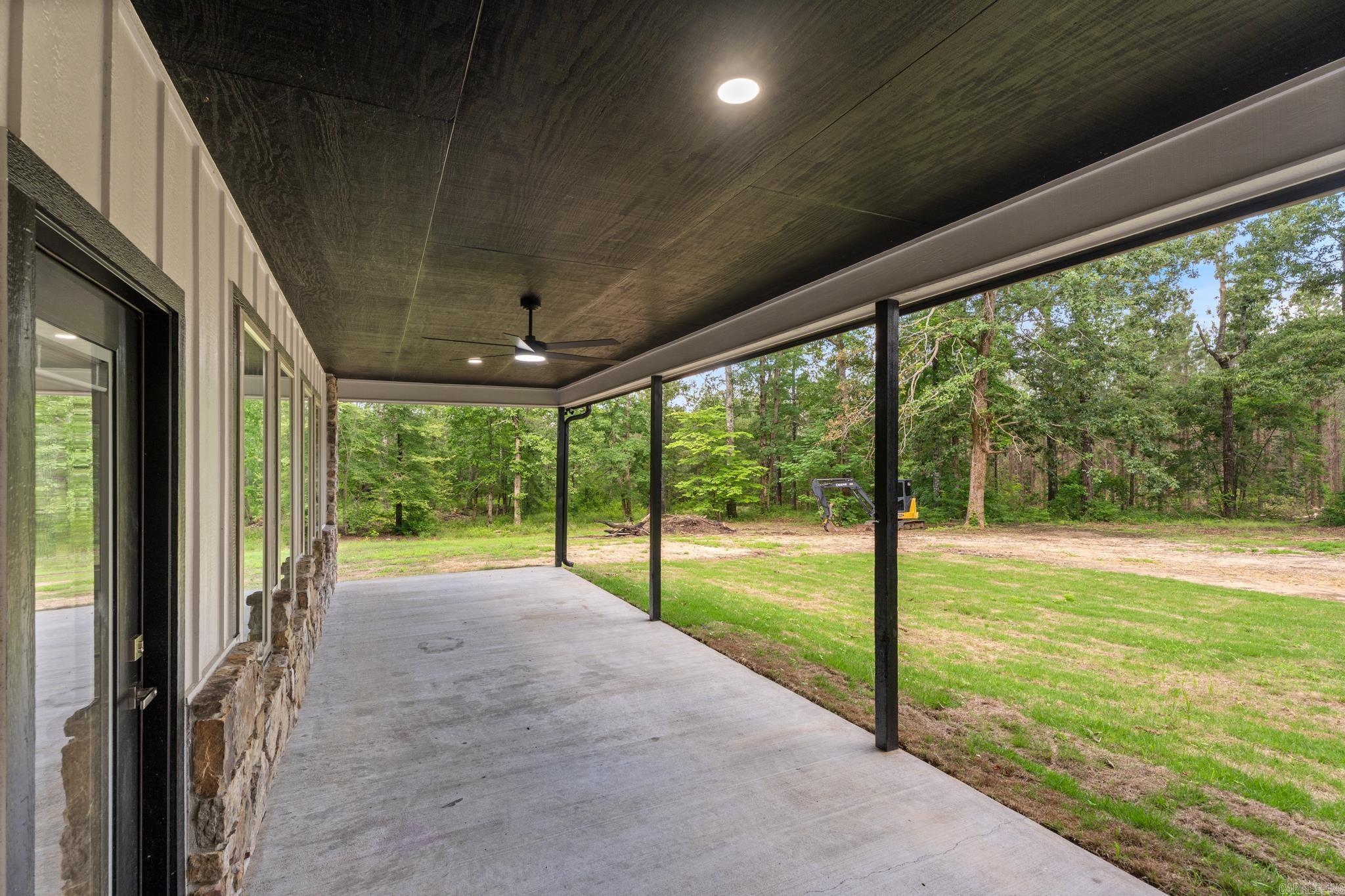 7450 N Highway 167 Highway Property Photo 6