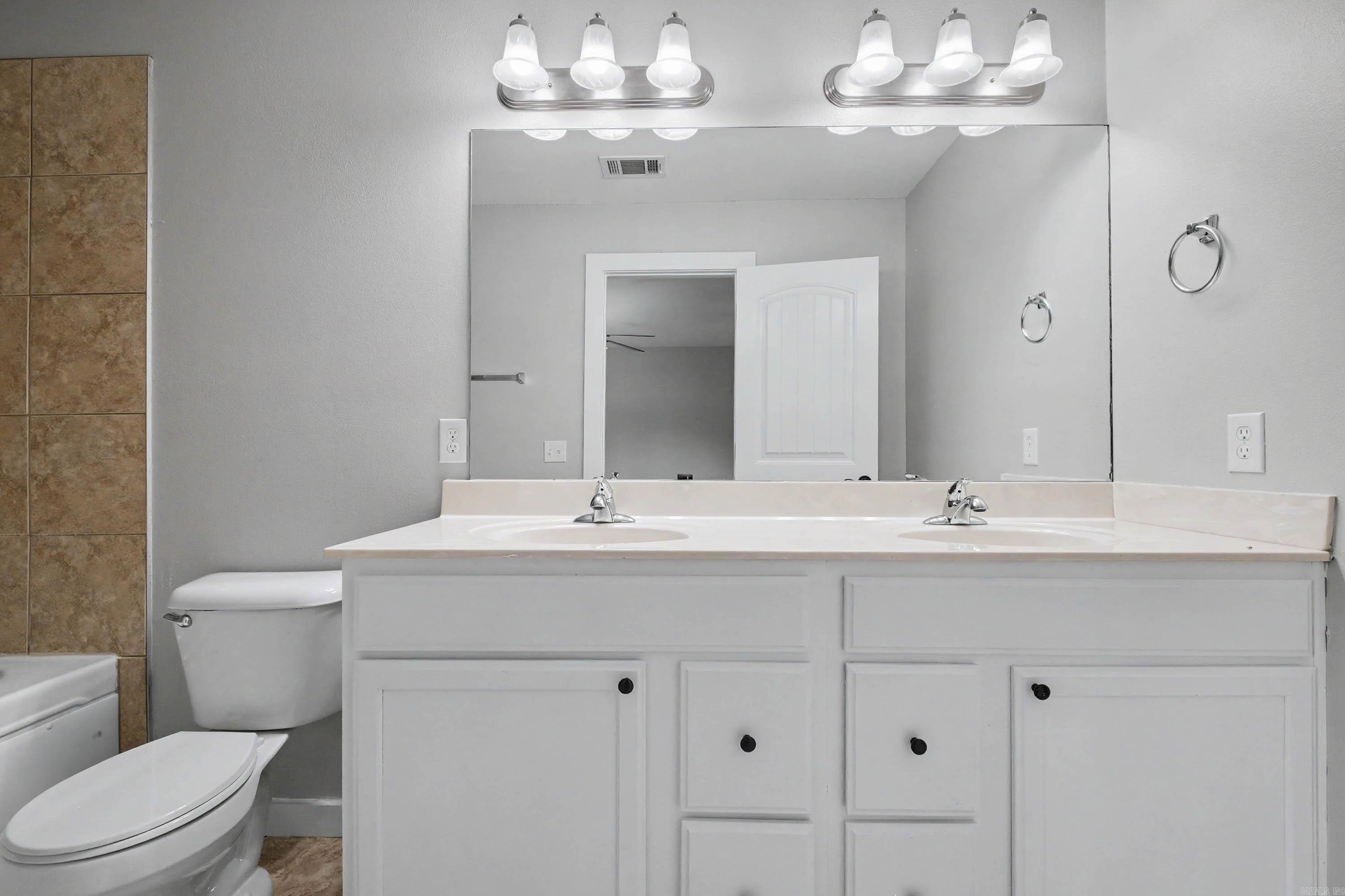 101 Venezia Property Photo 20