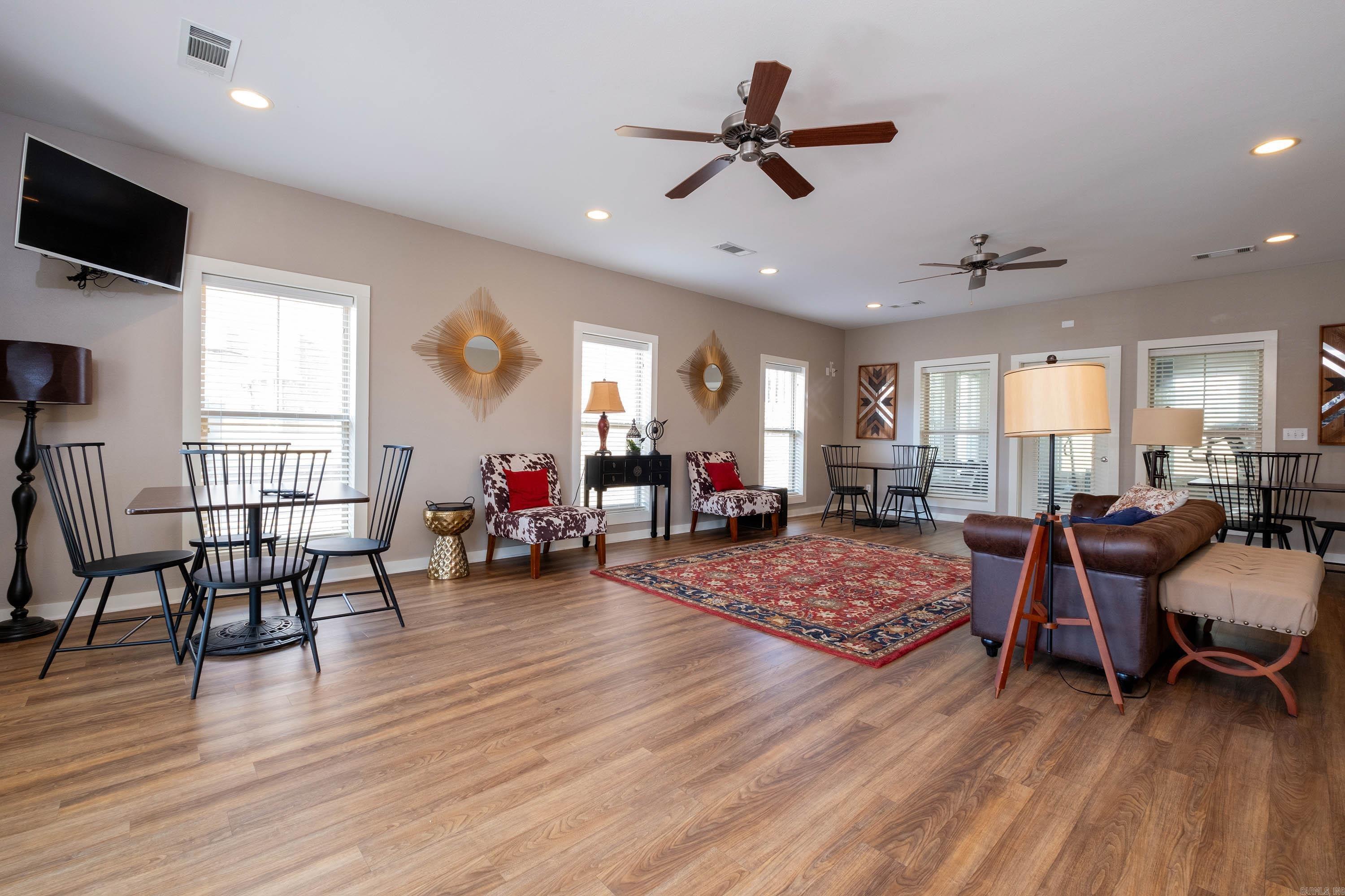 101 Venezia Property Photo 32