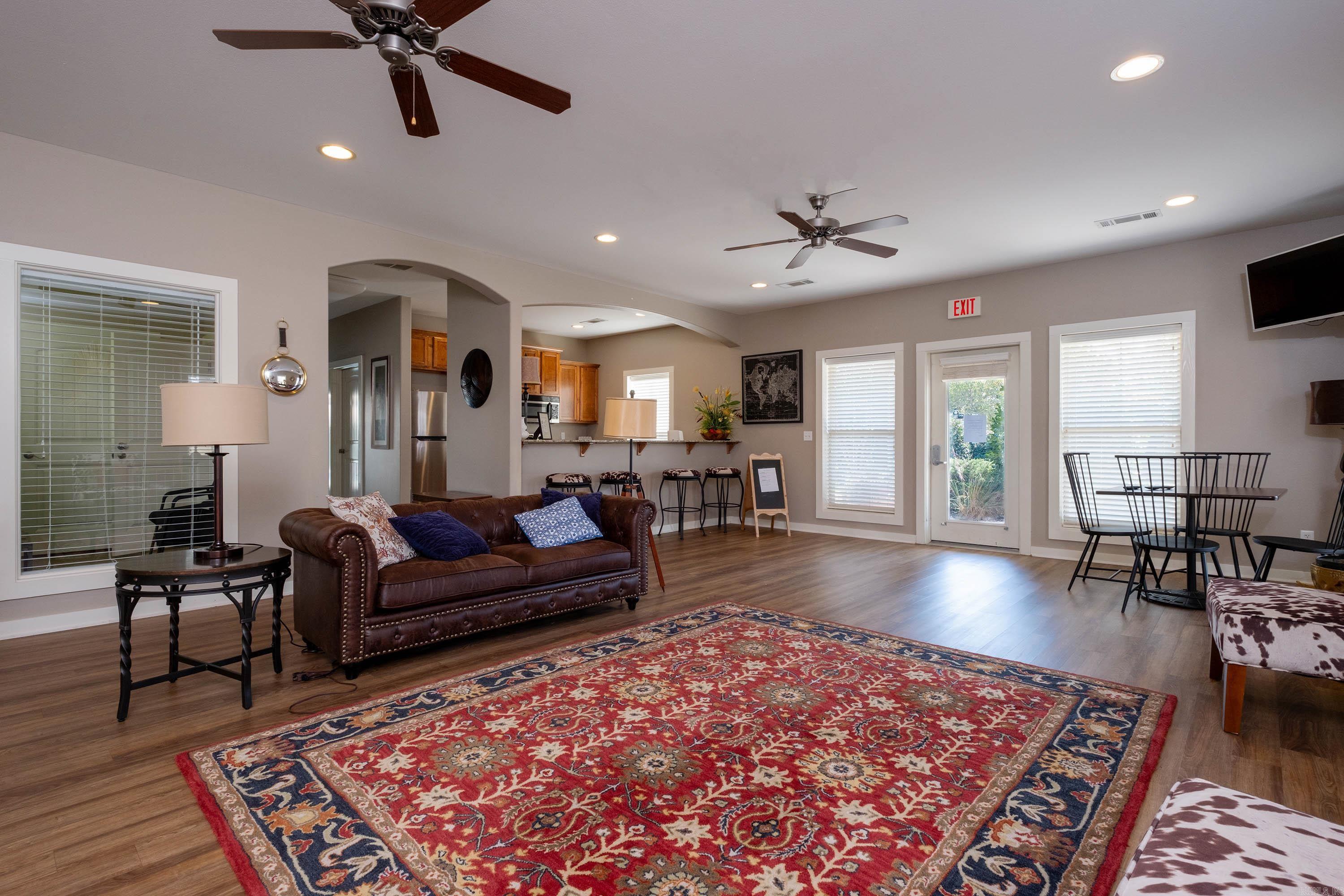 101 Venezia Property Photo 35