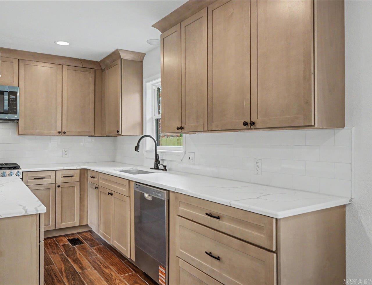 1703 Park Avenue Property Photo 13