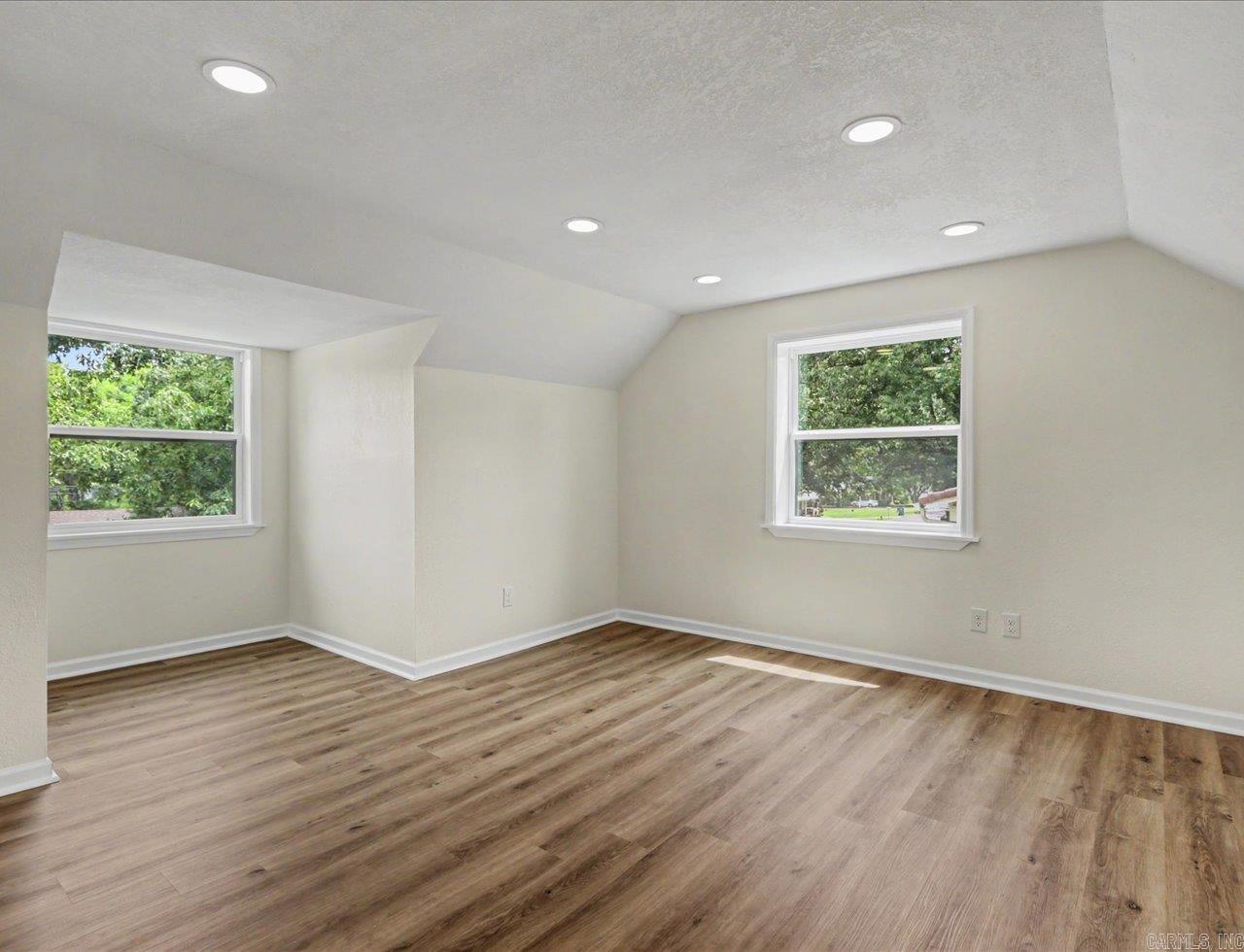 1703 Park Avenue Property Photo 32