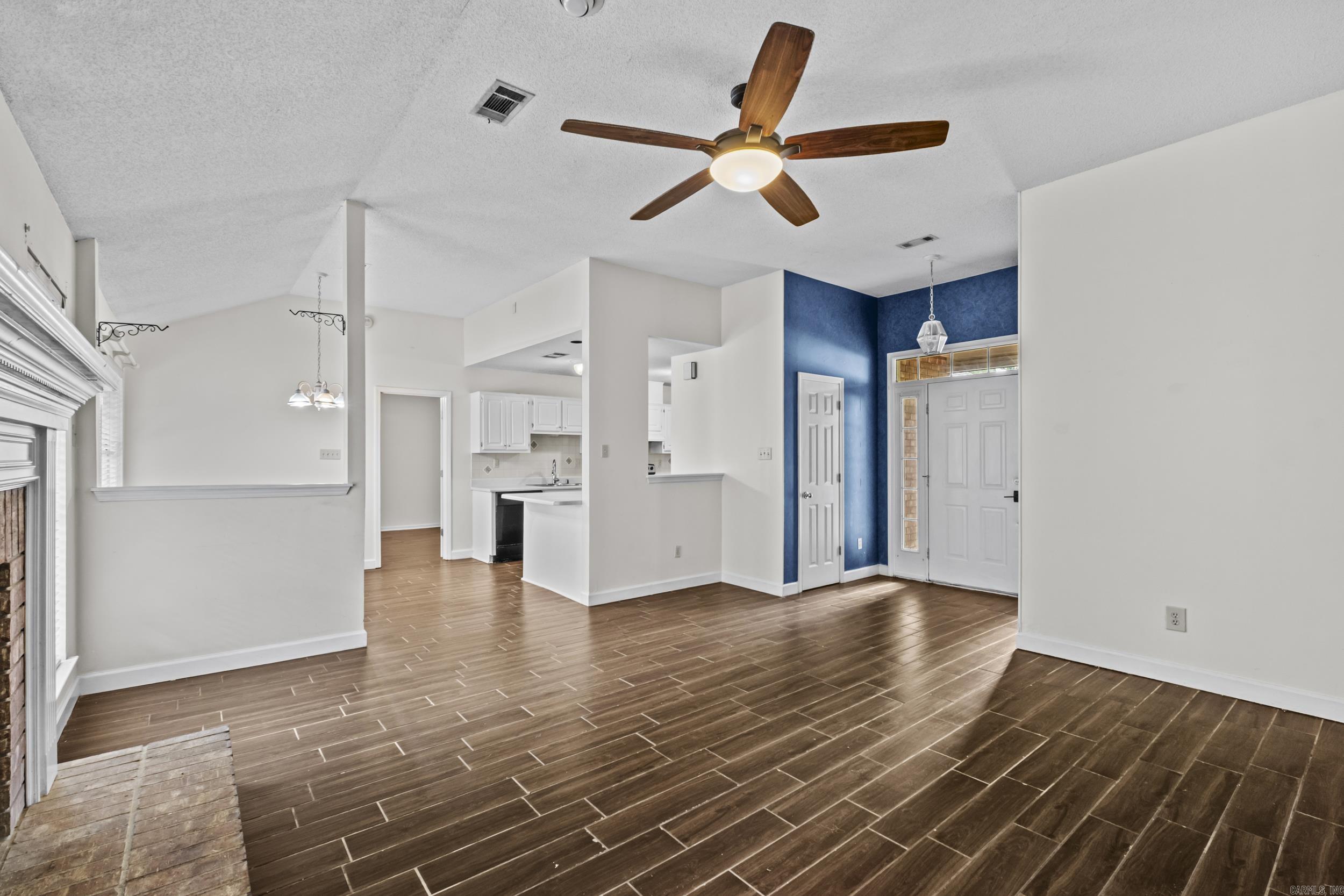 2402 Austin Oaks Drive Property Photo 3