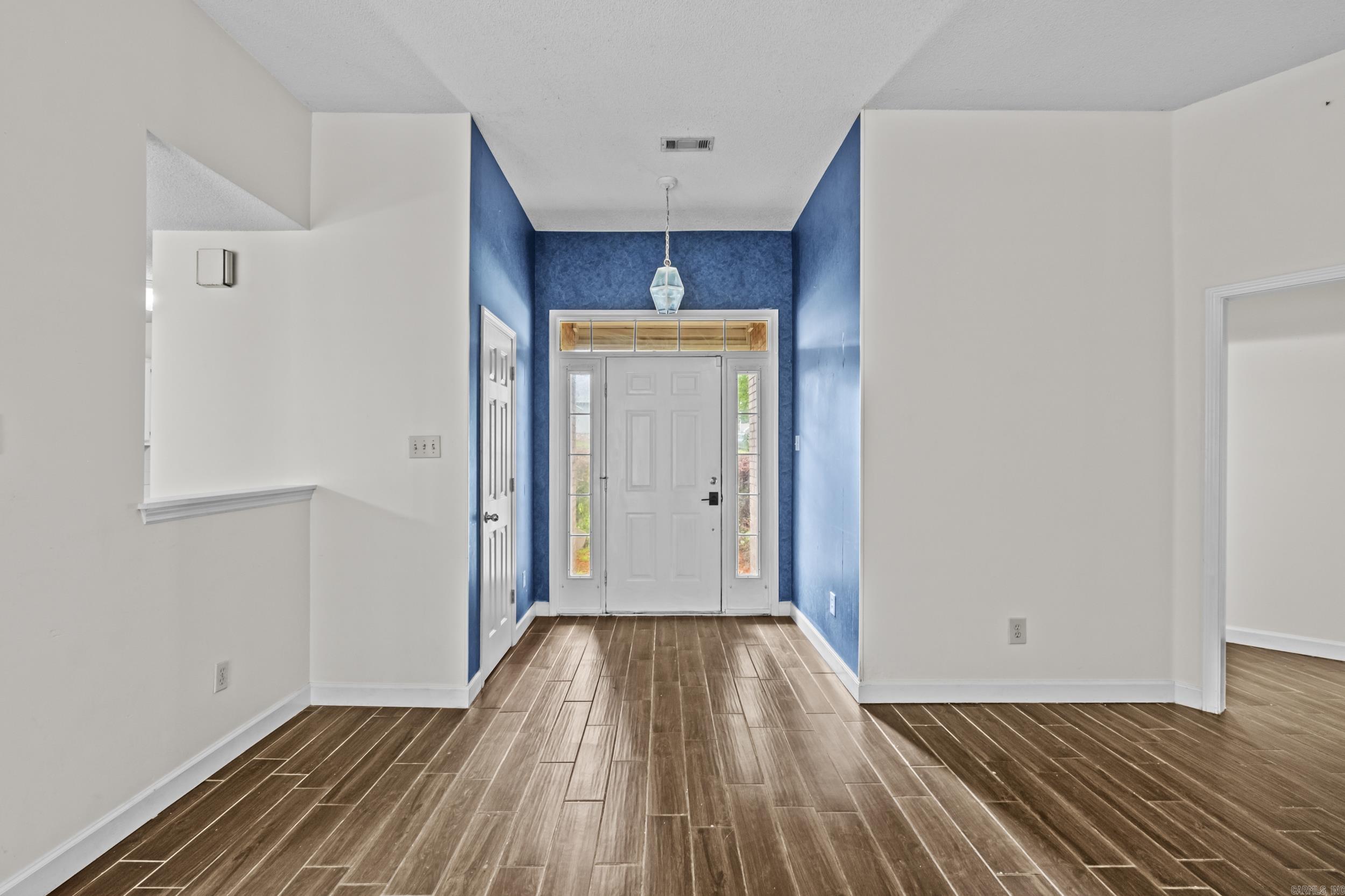 2402 Austin Oaks Drive Property Photo 8