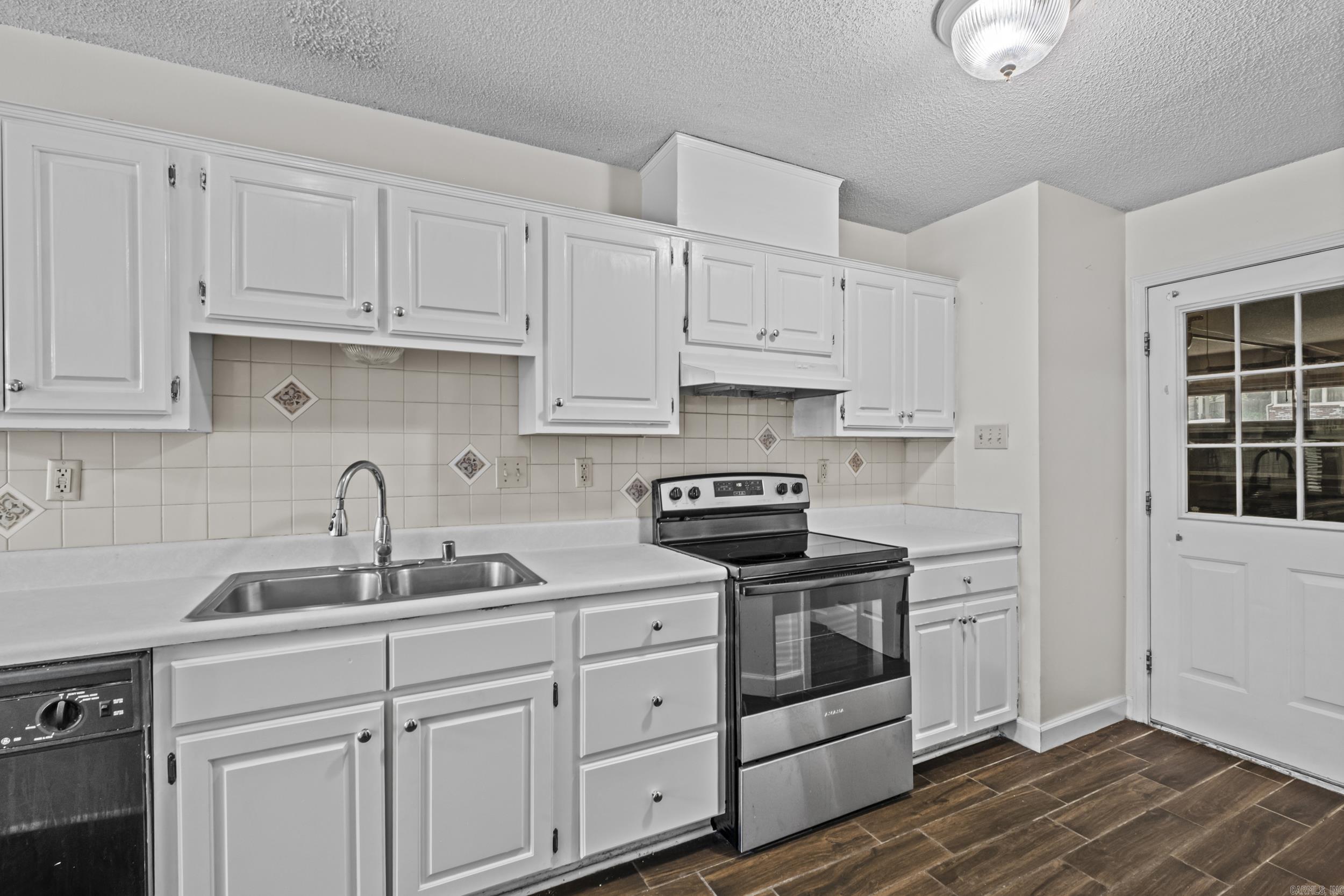 2402 Austin Oaks Drive Property Photo 15