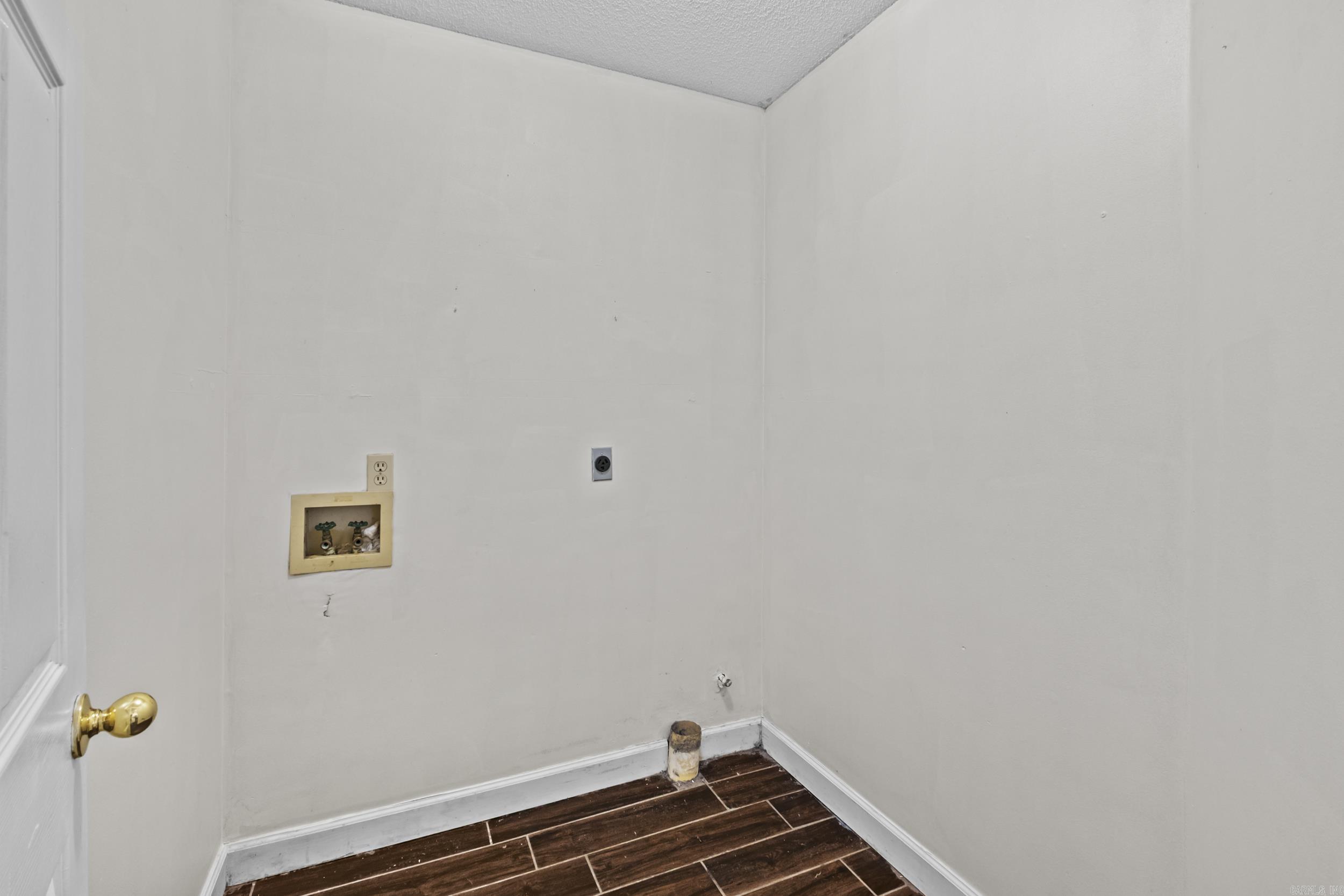 2402 Austin Oaks Drive Property Photo 16