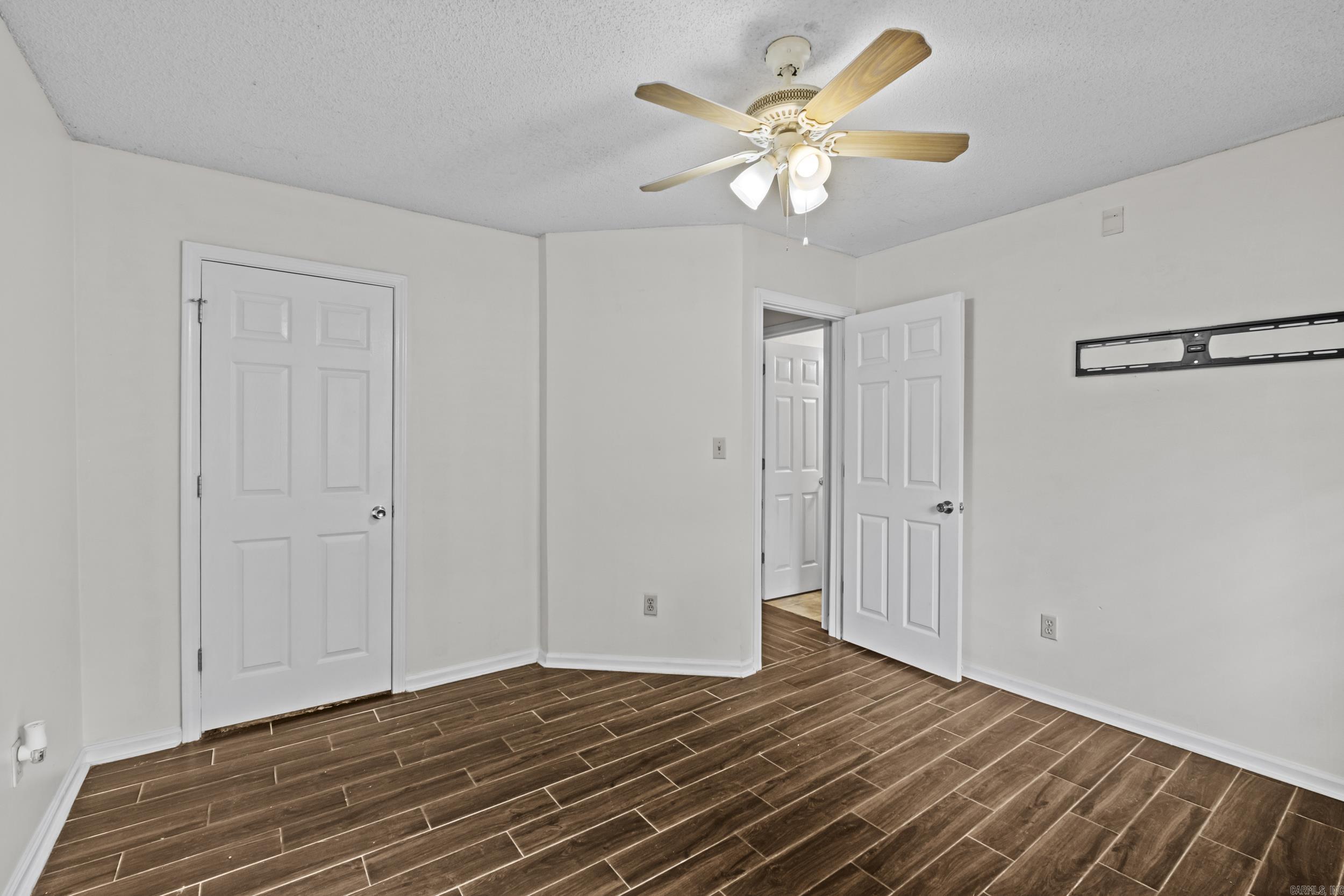 2402 Austin Oaks Drive Property Photo 23