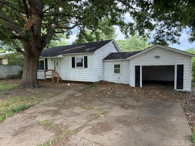 220 Willow Street Property Photo 2