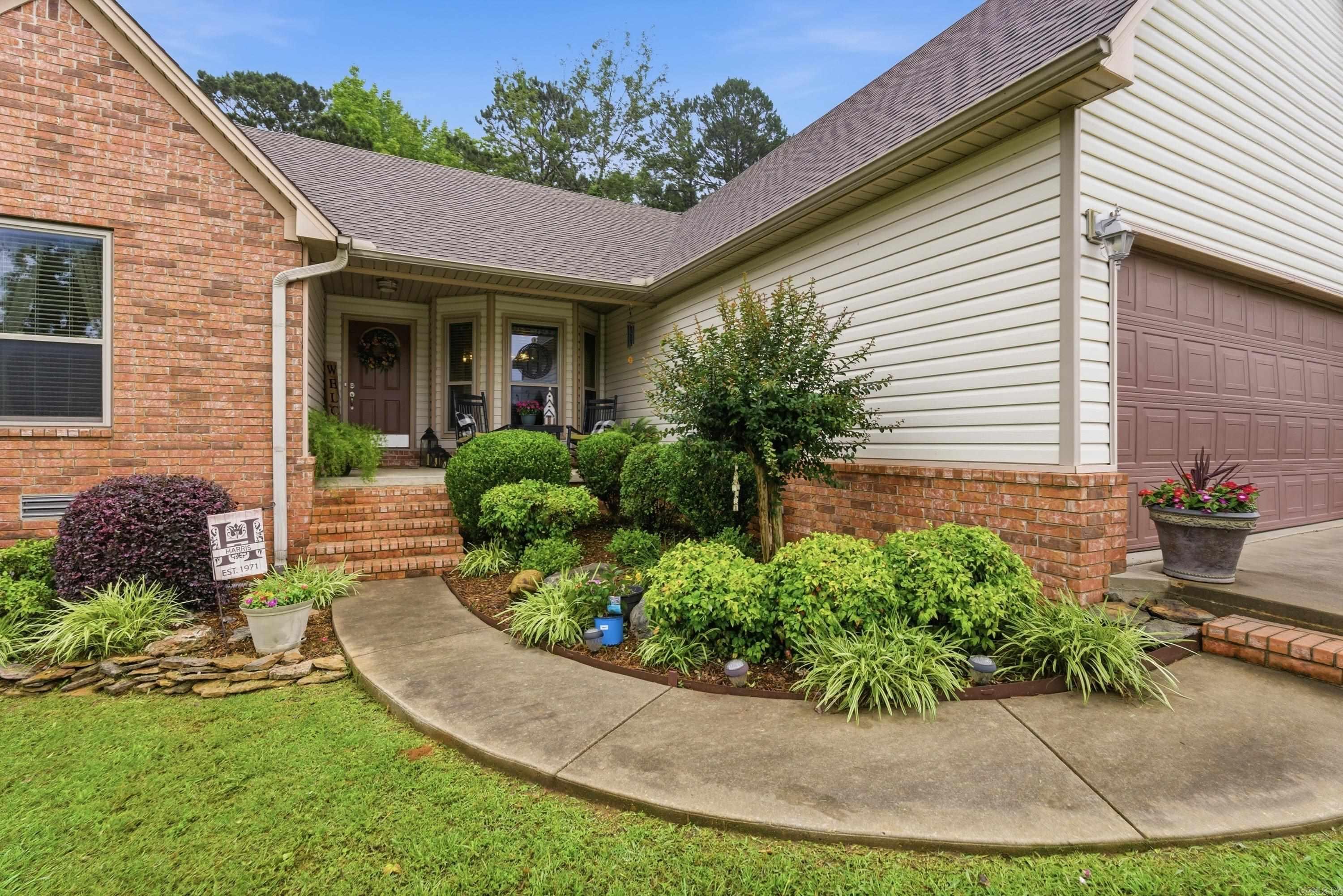63 Horton Hills Drive Property Photo 6