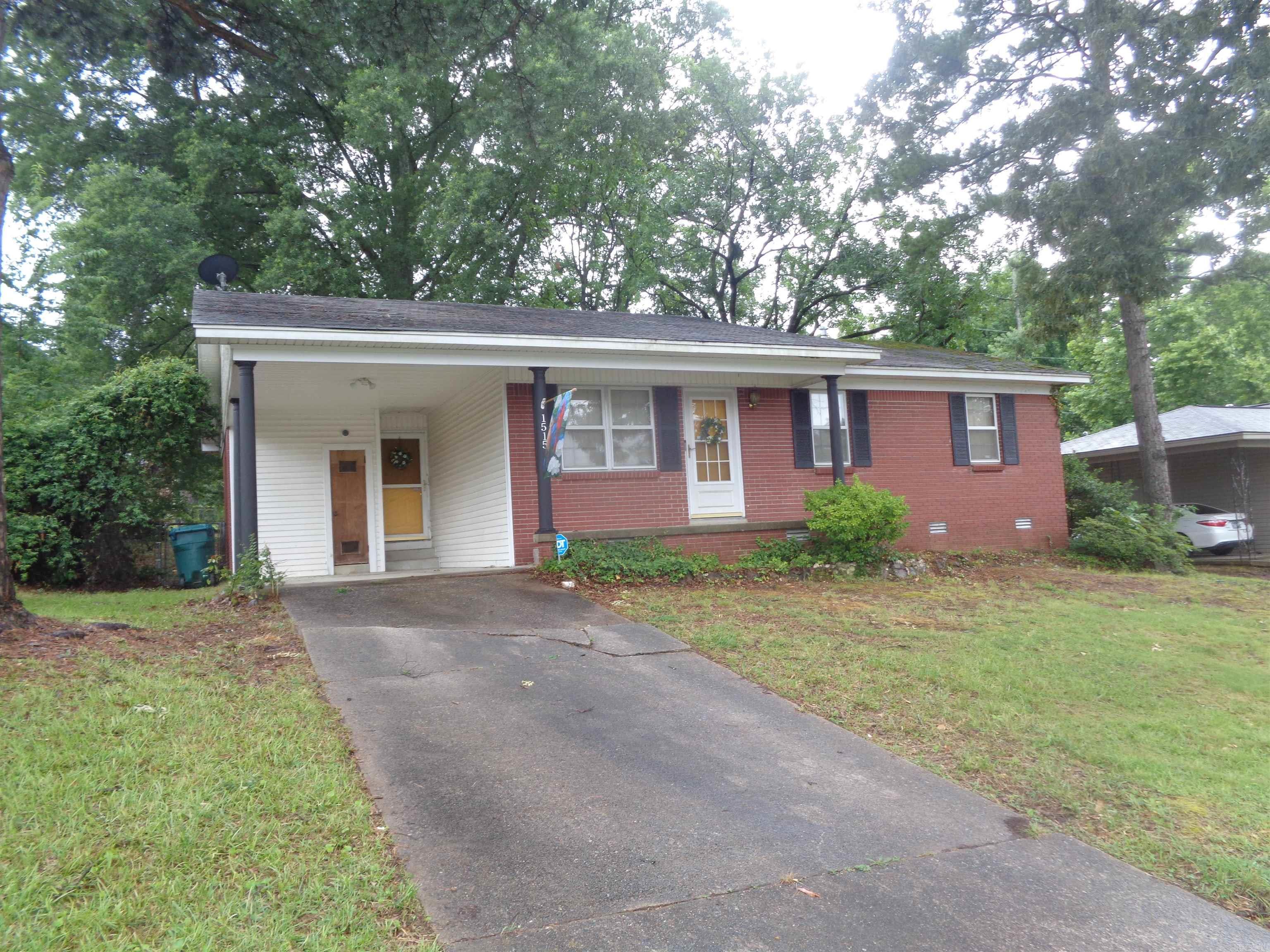 1515 E Twin Lakes Drive Property Photo 1