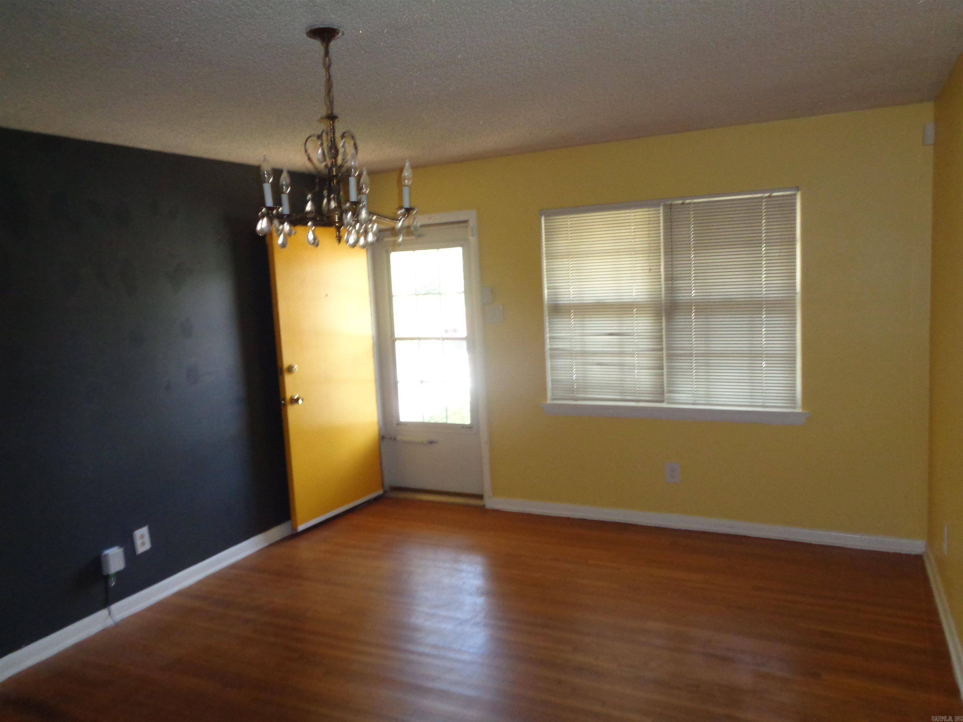1515 E Twin Lakes Drive Property Photo 8