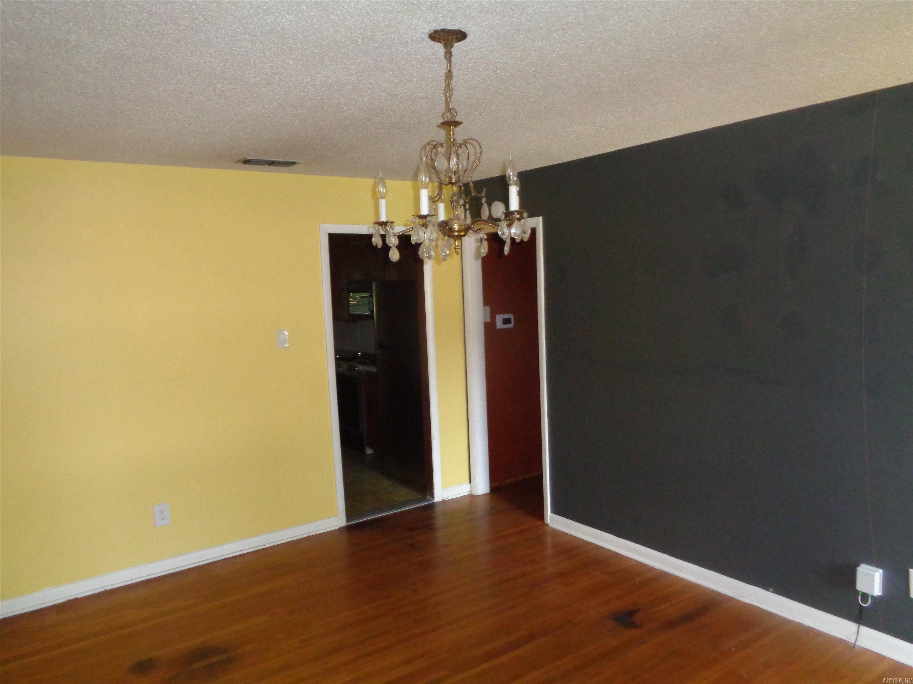 1515 E Twin Lakes Drive Property Photo 9
