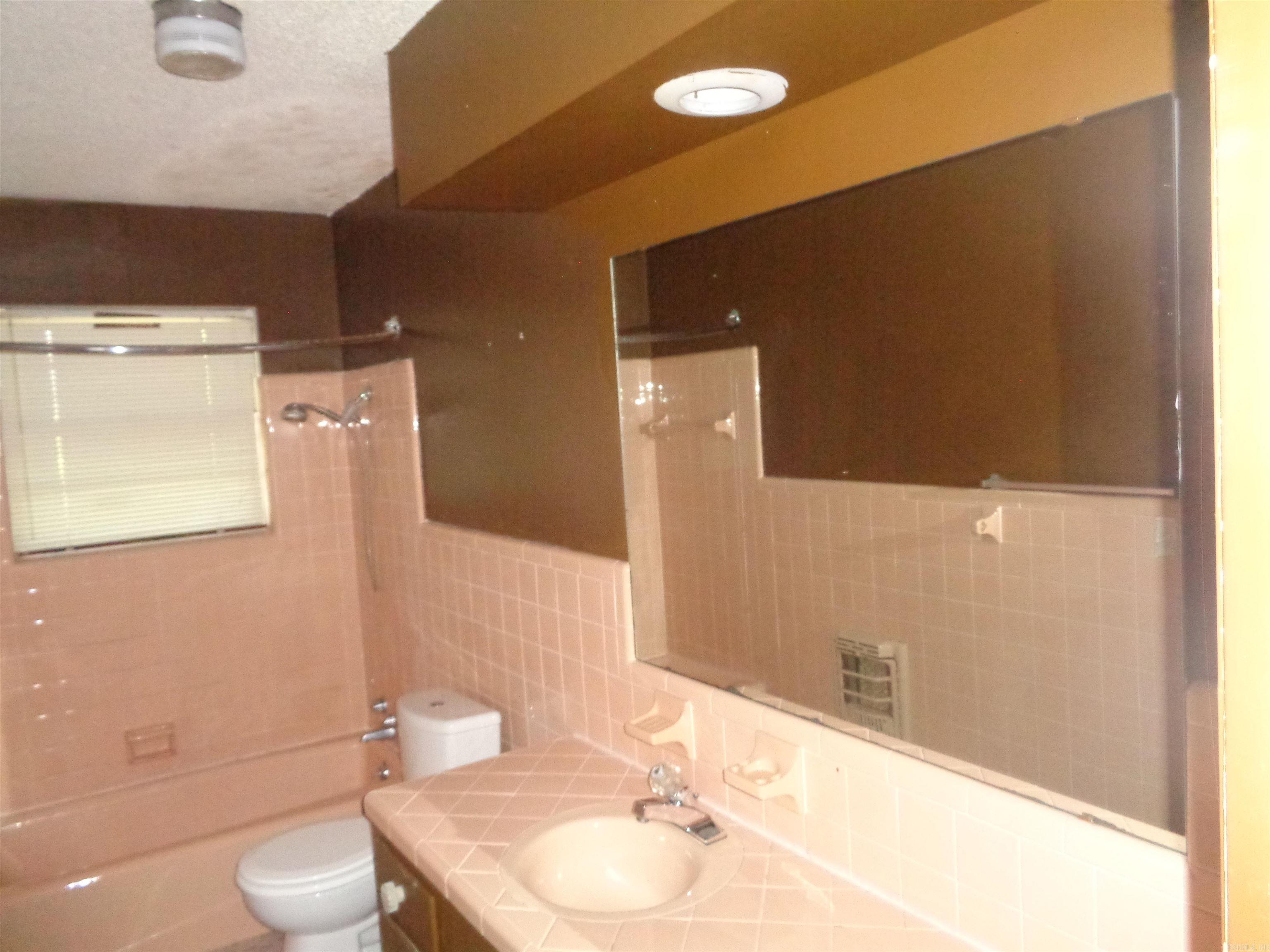 1515 E Twin Lakes Drive Property Photo 18