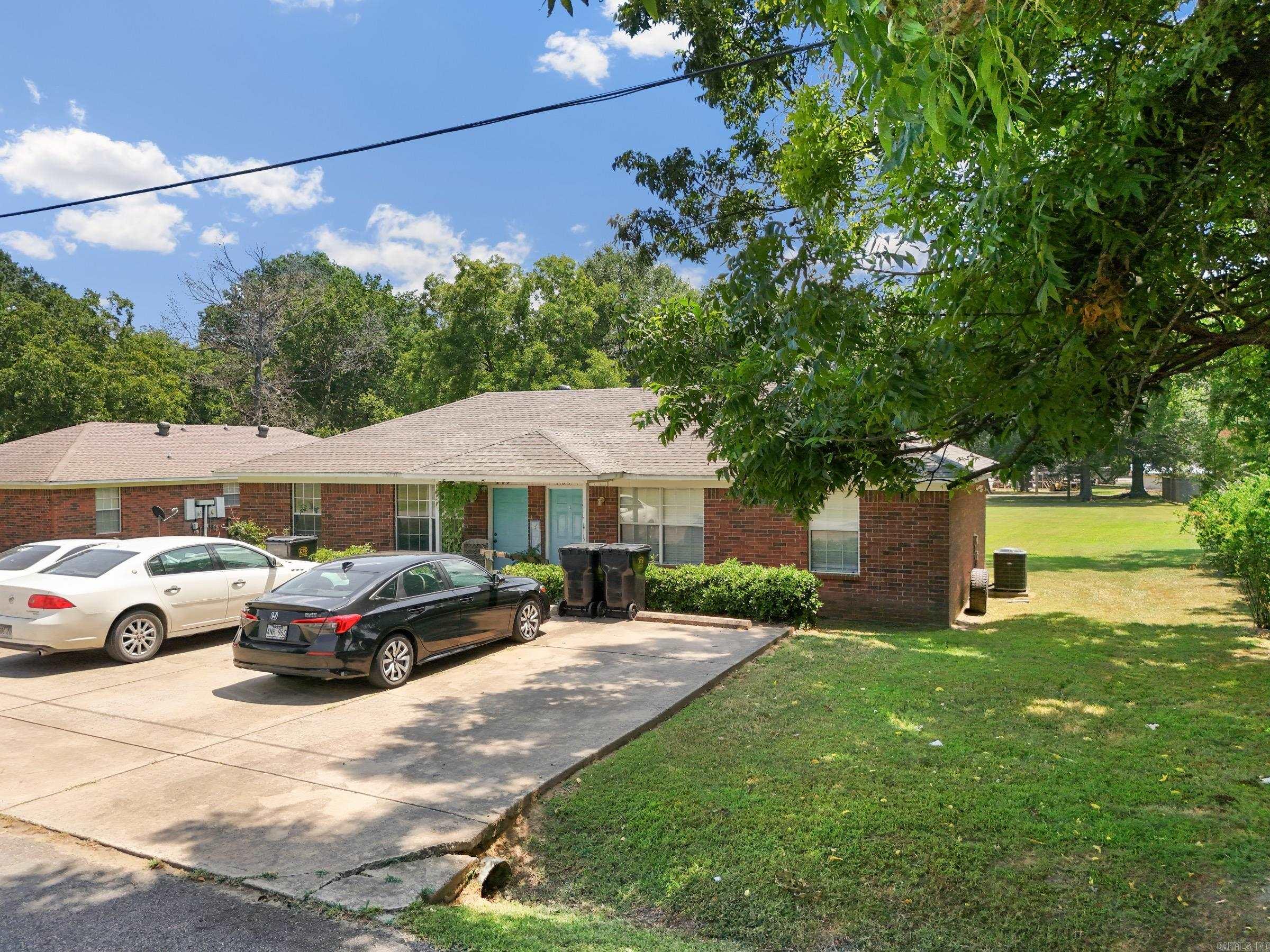 105 & 107 E 4th Street Property Photo 8