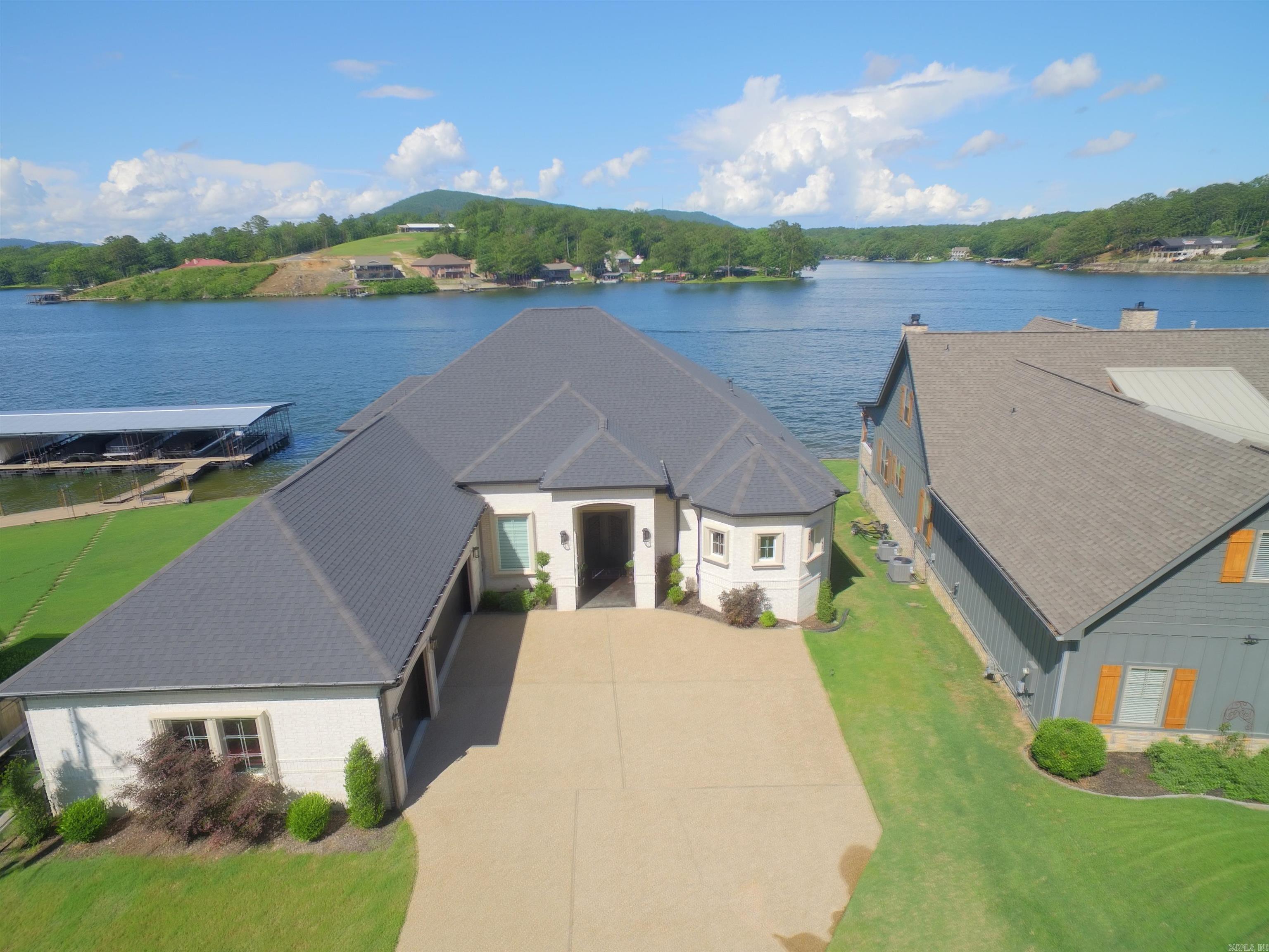 228 Mcdonald Loop Property Photo 2