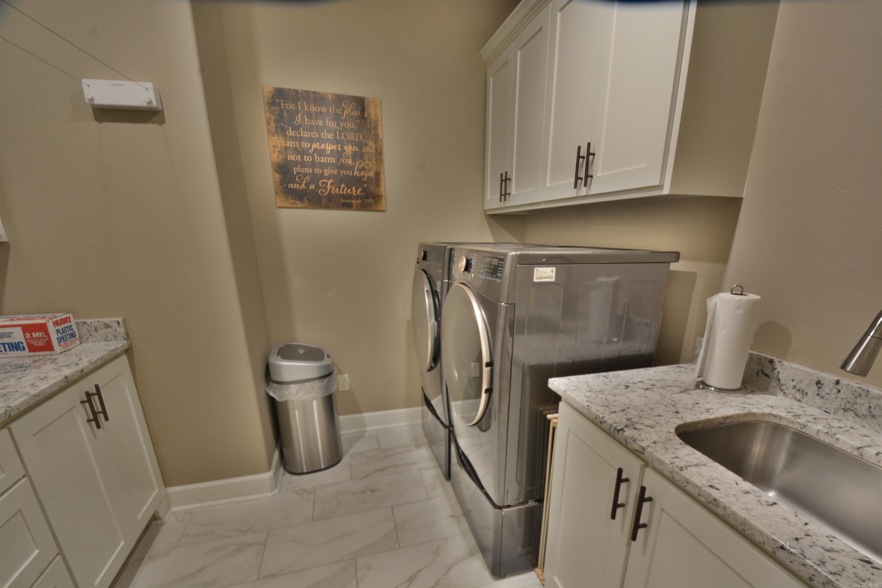 228 Mcdonald Loop Property Photo 33