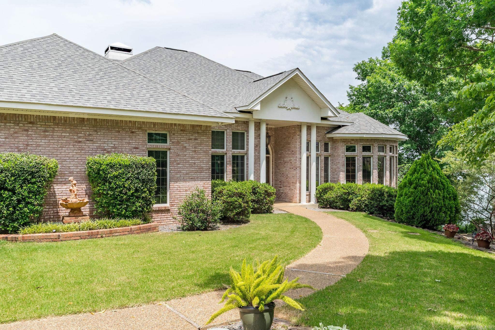 8 Guindola Circle Property Photo 2