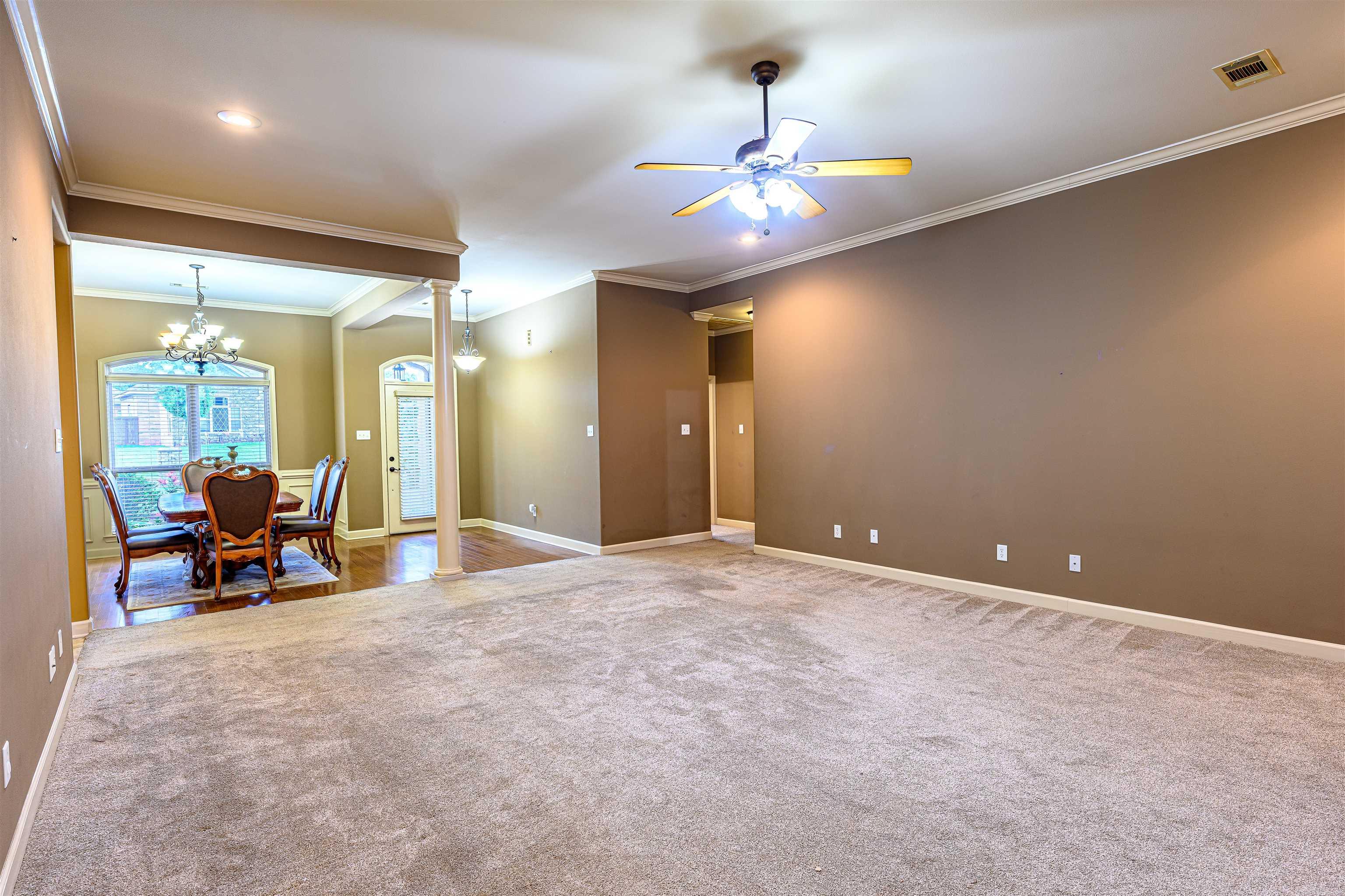 7051 E Ridge Drive Property Photo 4