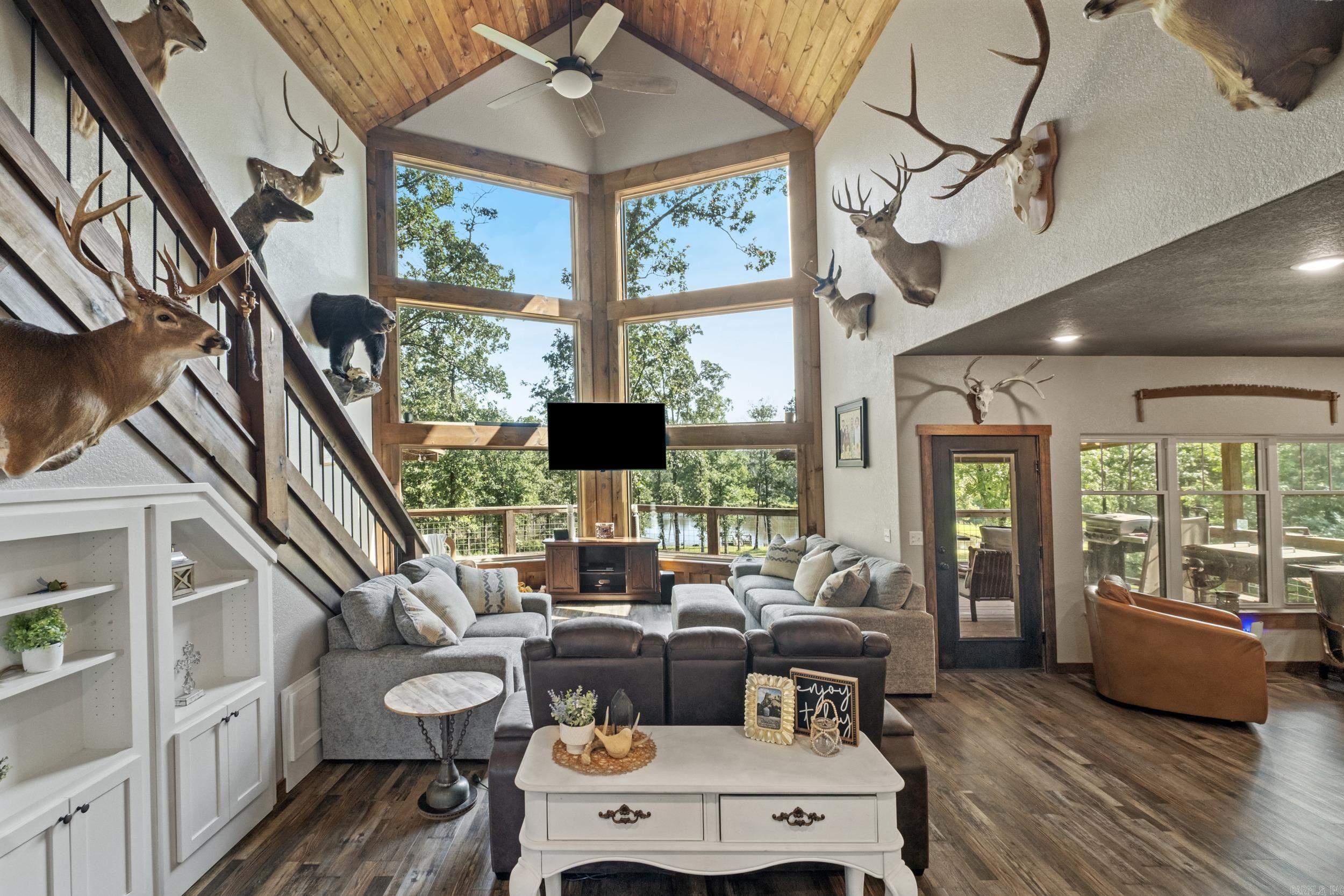 203 Fox Meadow Road Property Photo 4