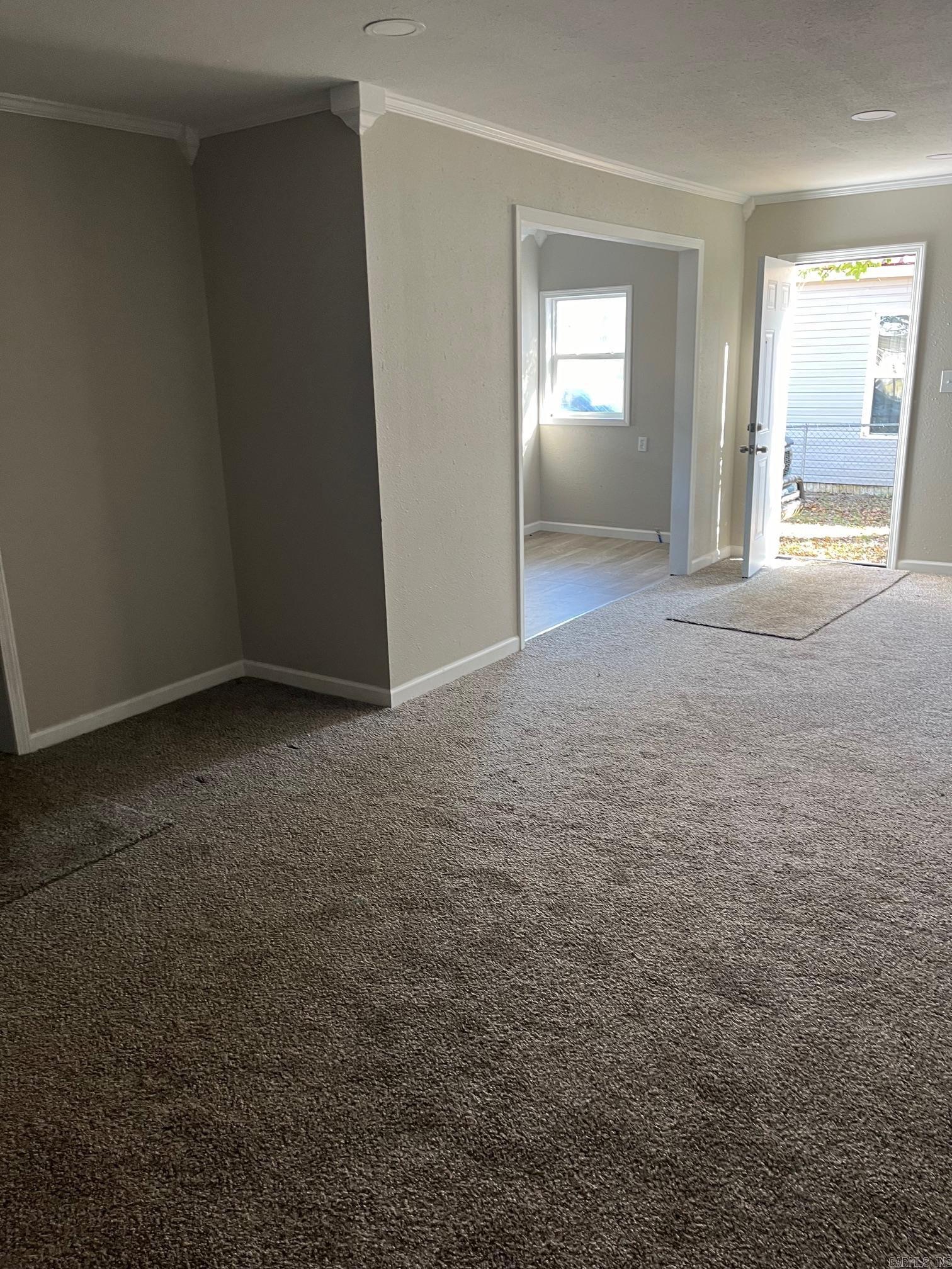 349 W Walnut Street Property Photo 4