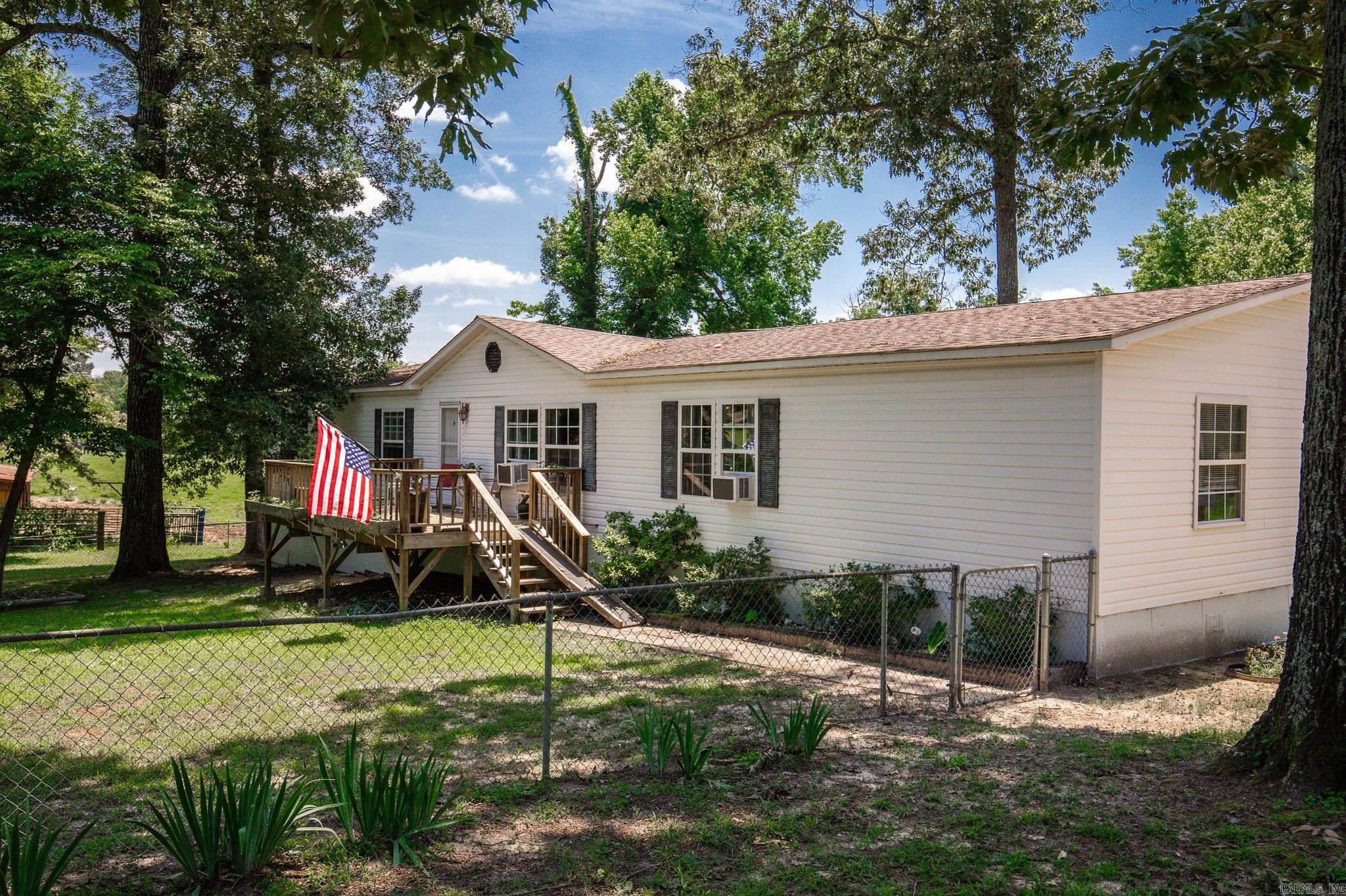 5417 Honeysuckle Road Property Photo 4