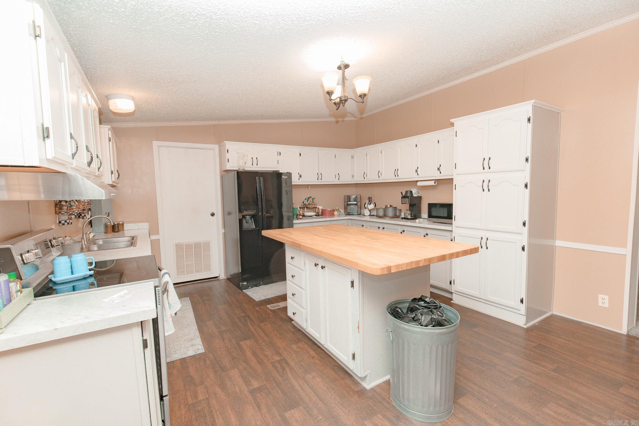 5417 Honeysuckle Road Property Photo 11