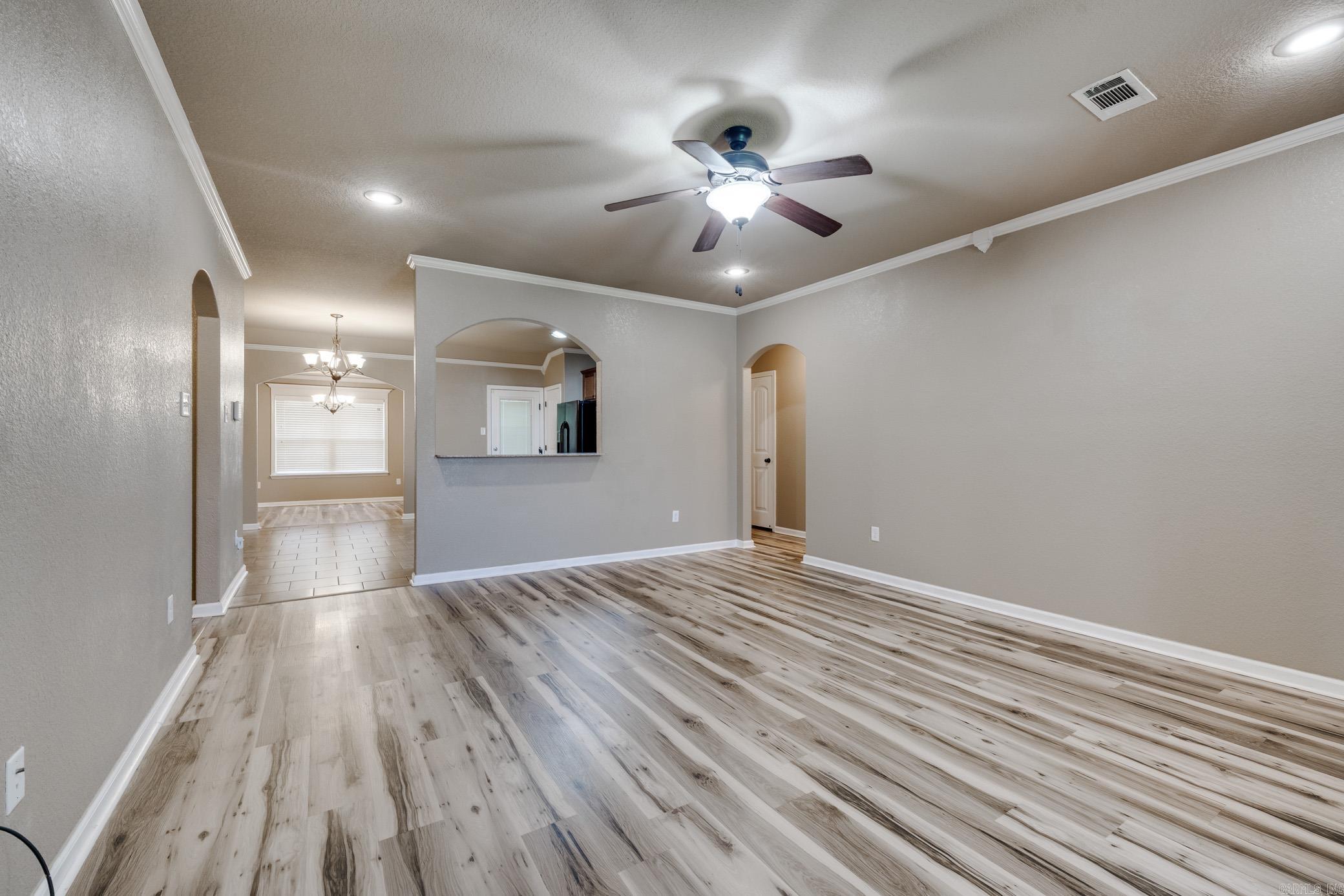 2925 Gladstone Drive Property Photo 6