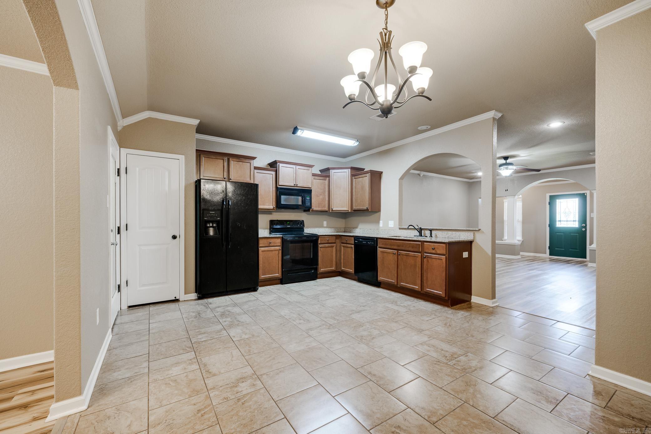 2925 Gladstone Drive Property Photo 10