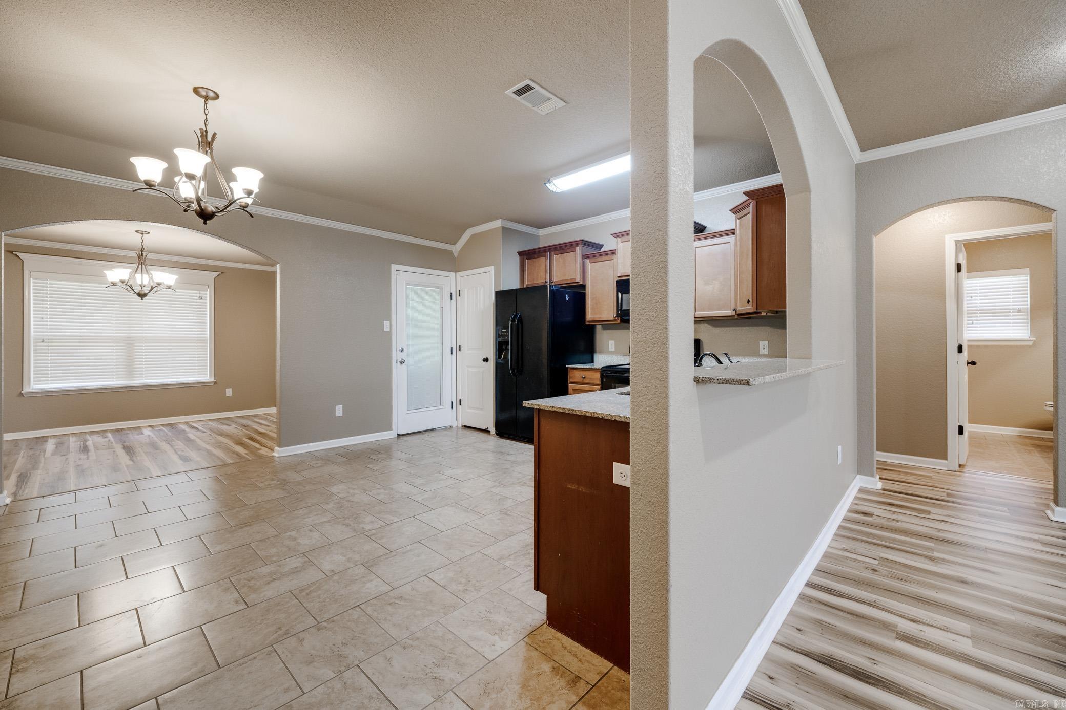 2925 Gladstone Drive Property Photo 11