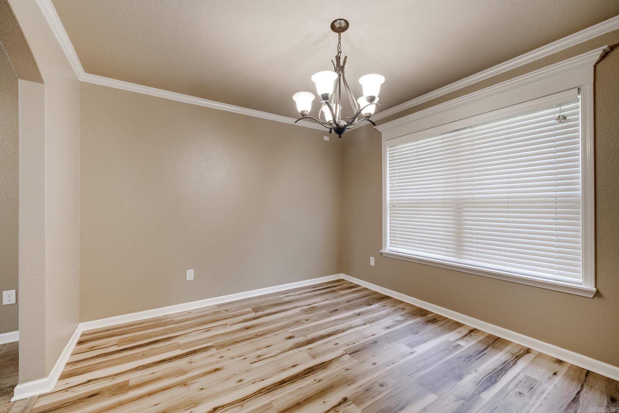2925 Gladstone Drive Property Photo 13