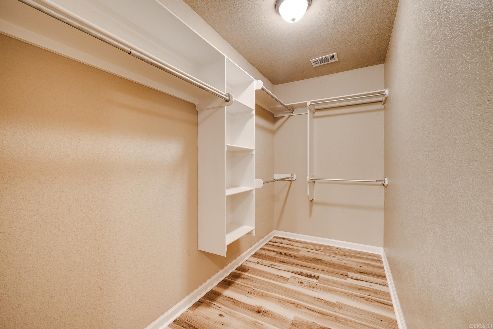 2925 Gladstone Drive Property Photo 22