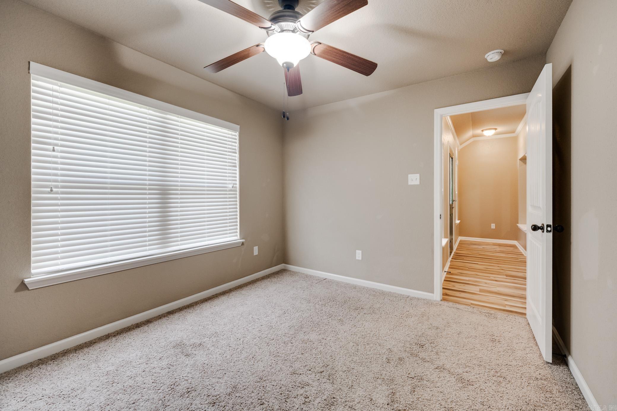 2925 Gladstone Drive Property Photo 24